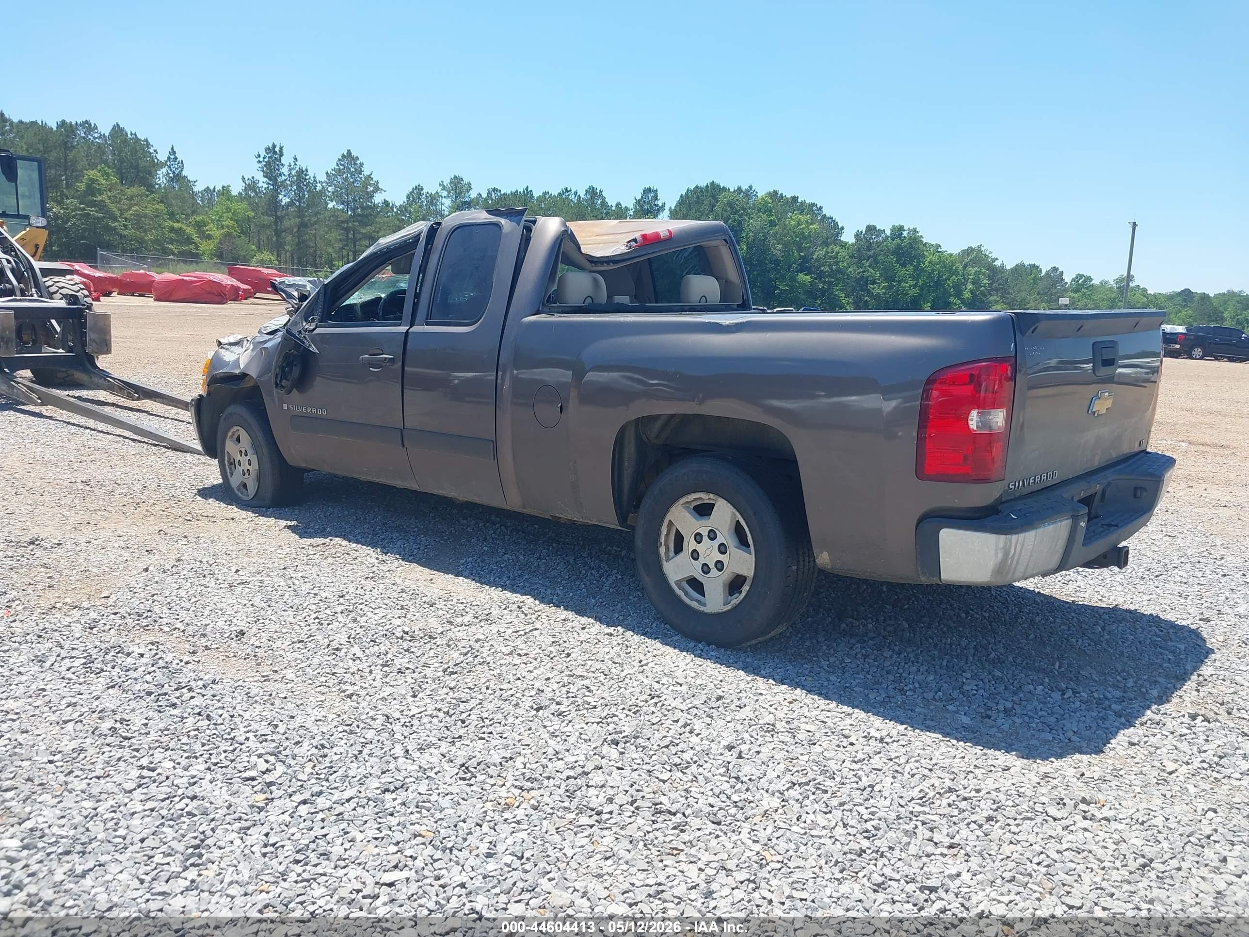 CHEVROLET SILVERADO image 3