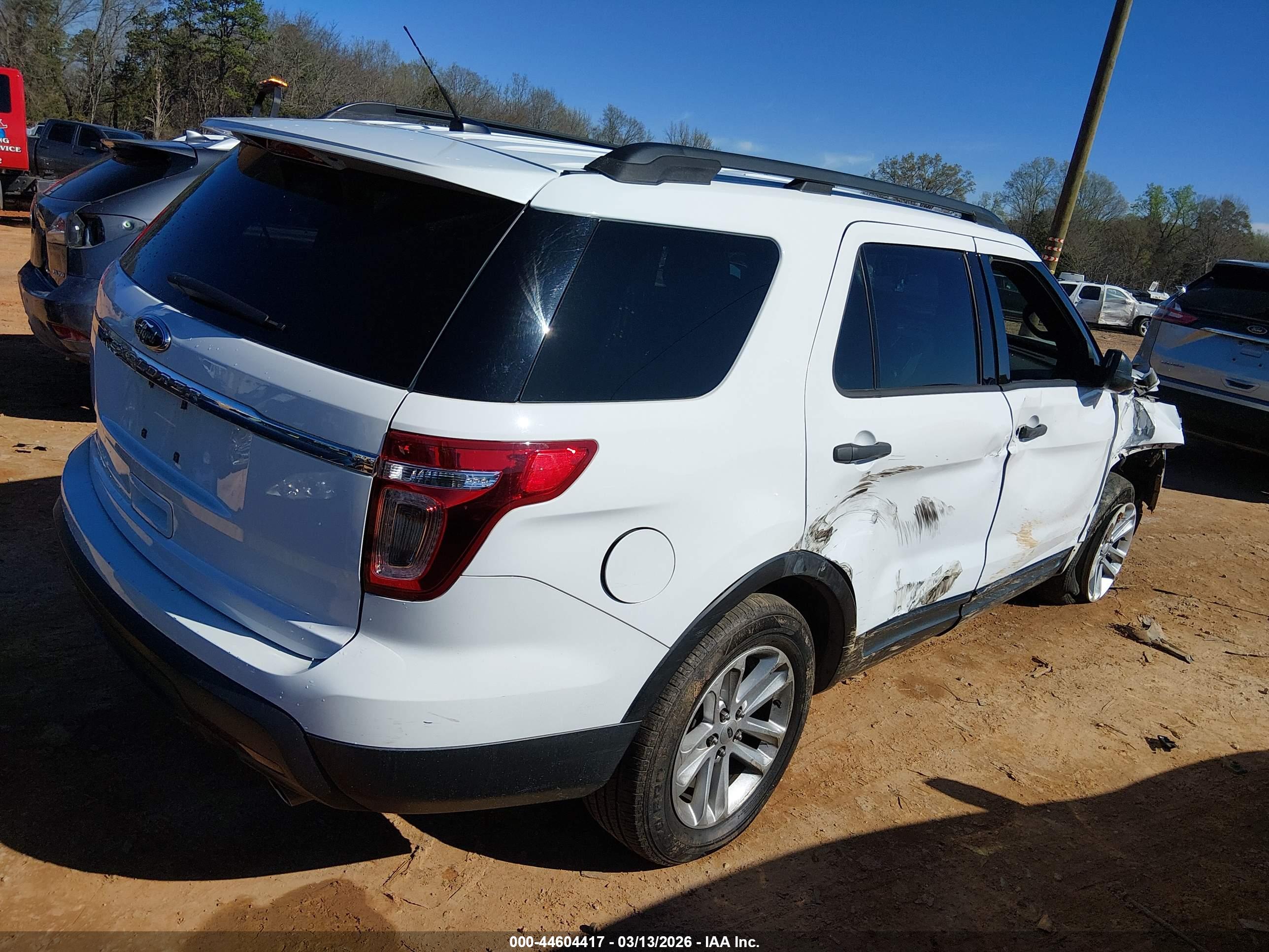FORD EXPLORER image 4
