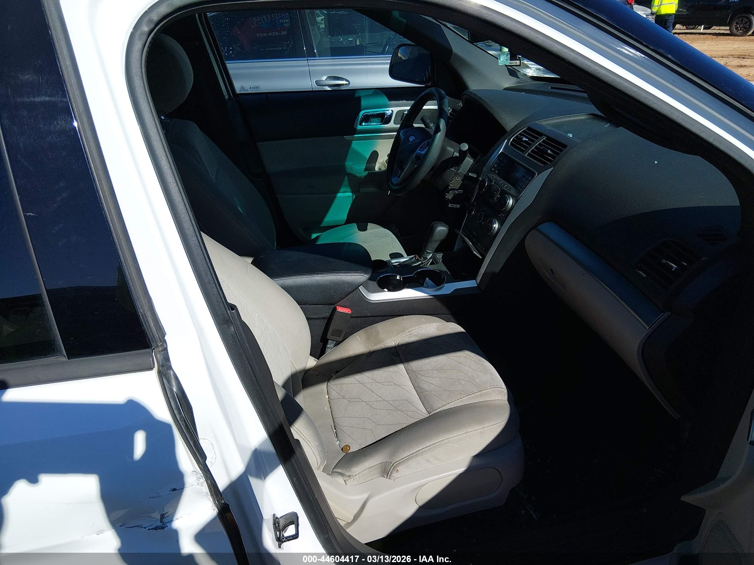 FORD EXPLORER image 5