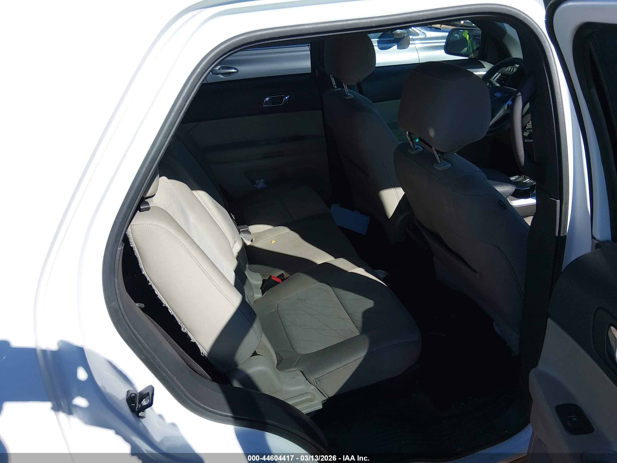 FORD EXPLORER image 8