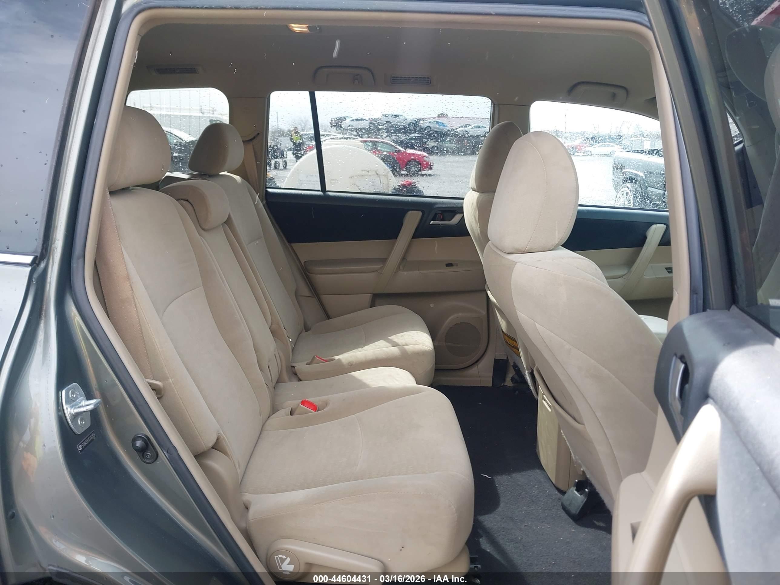 TOYOTA HIGHLANDER image 8