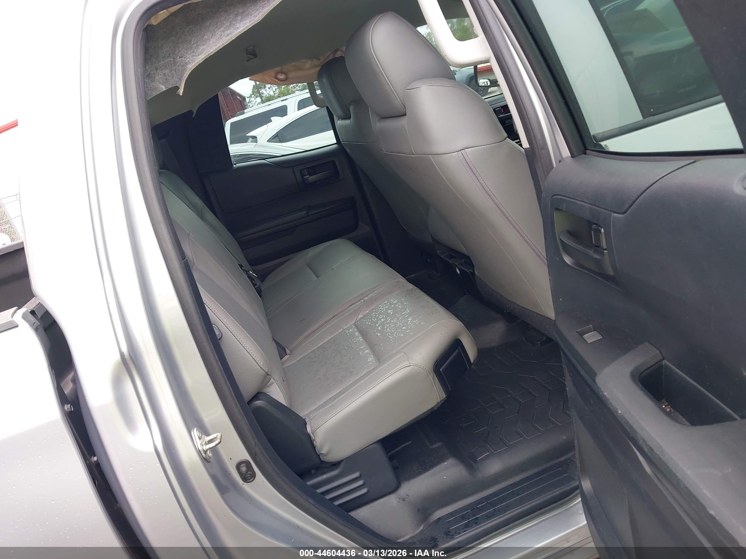 TOYOTA TUNDRA image 8