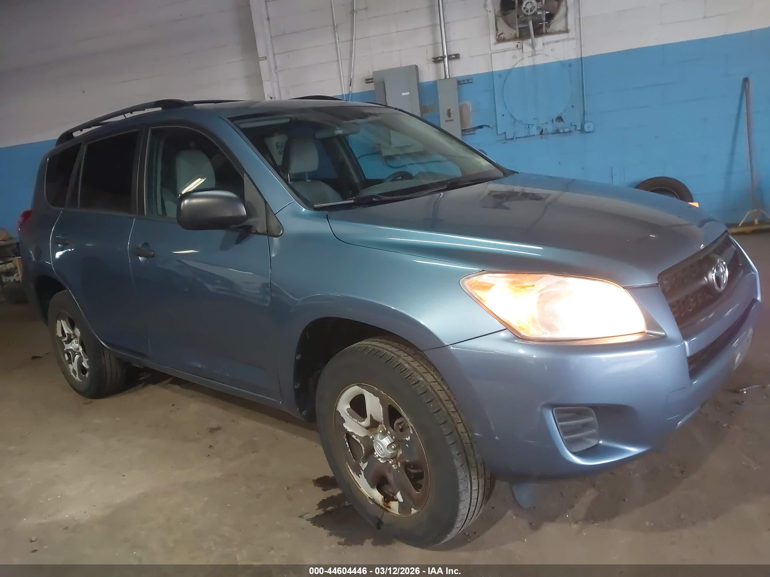 TOYOTA RAV4 image 6