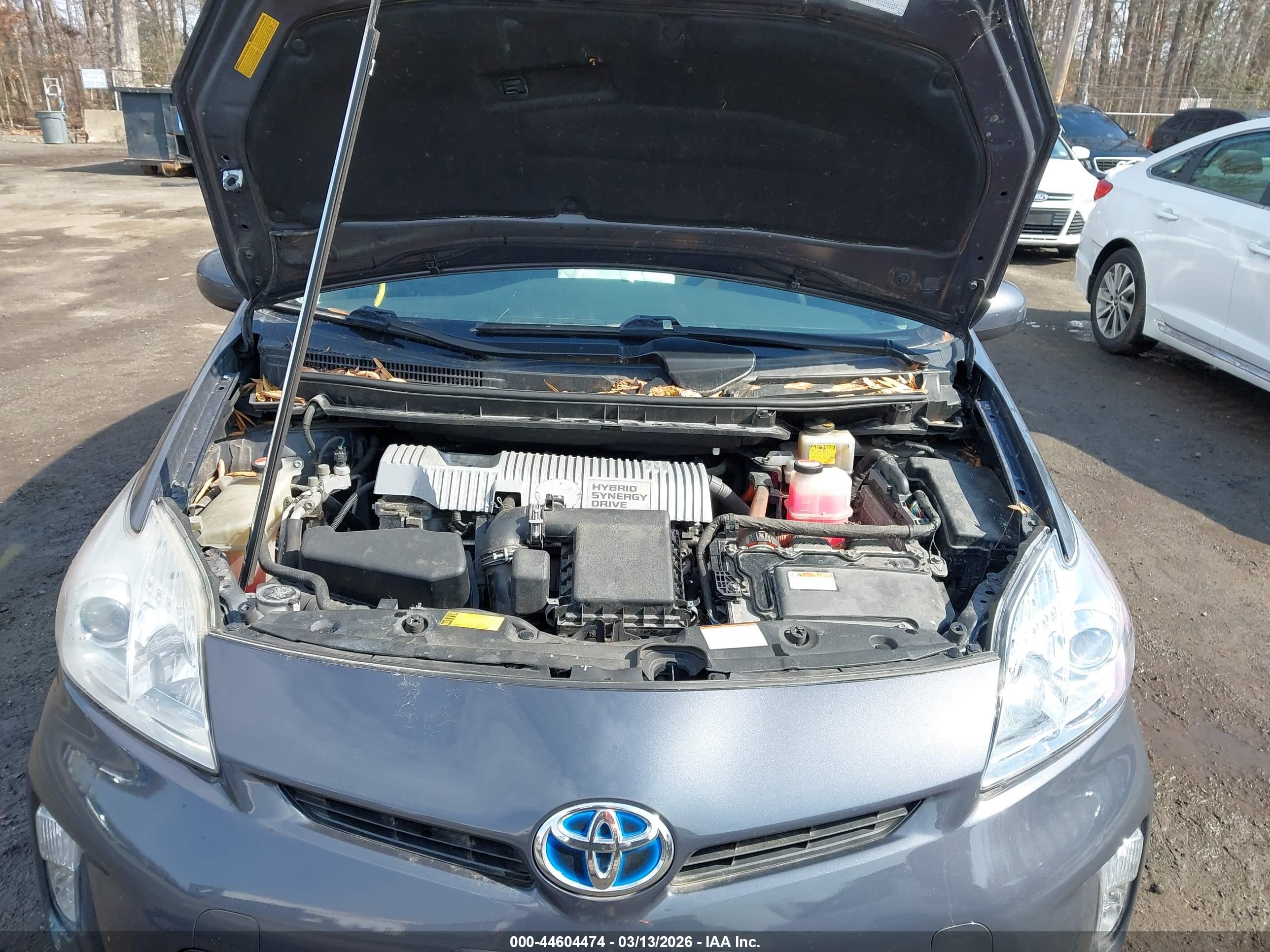 TOYOTA PRIUS image 10