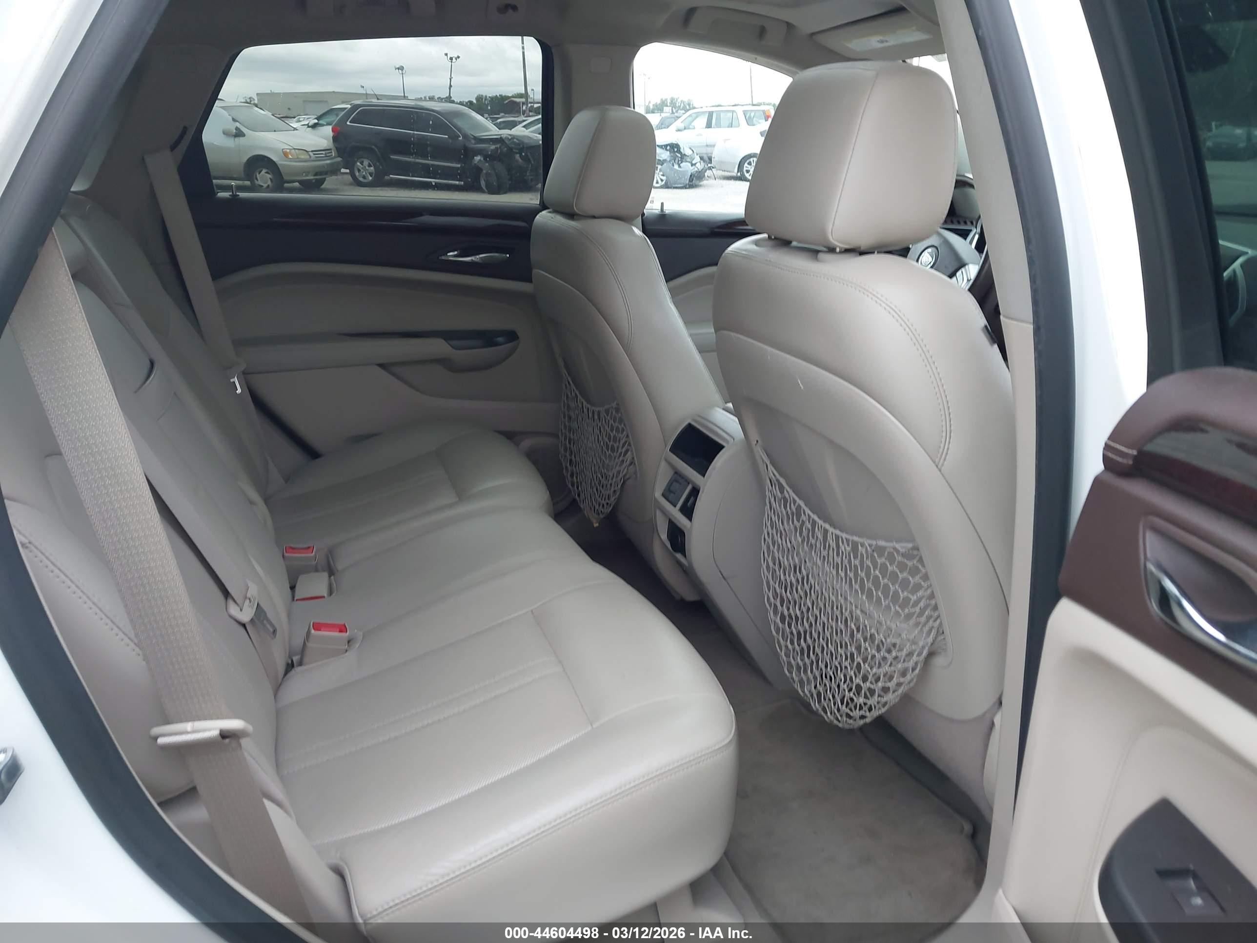 CADILLAC SRX image 8