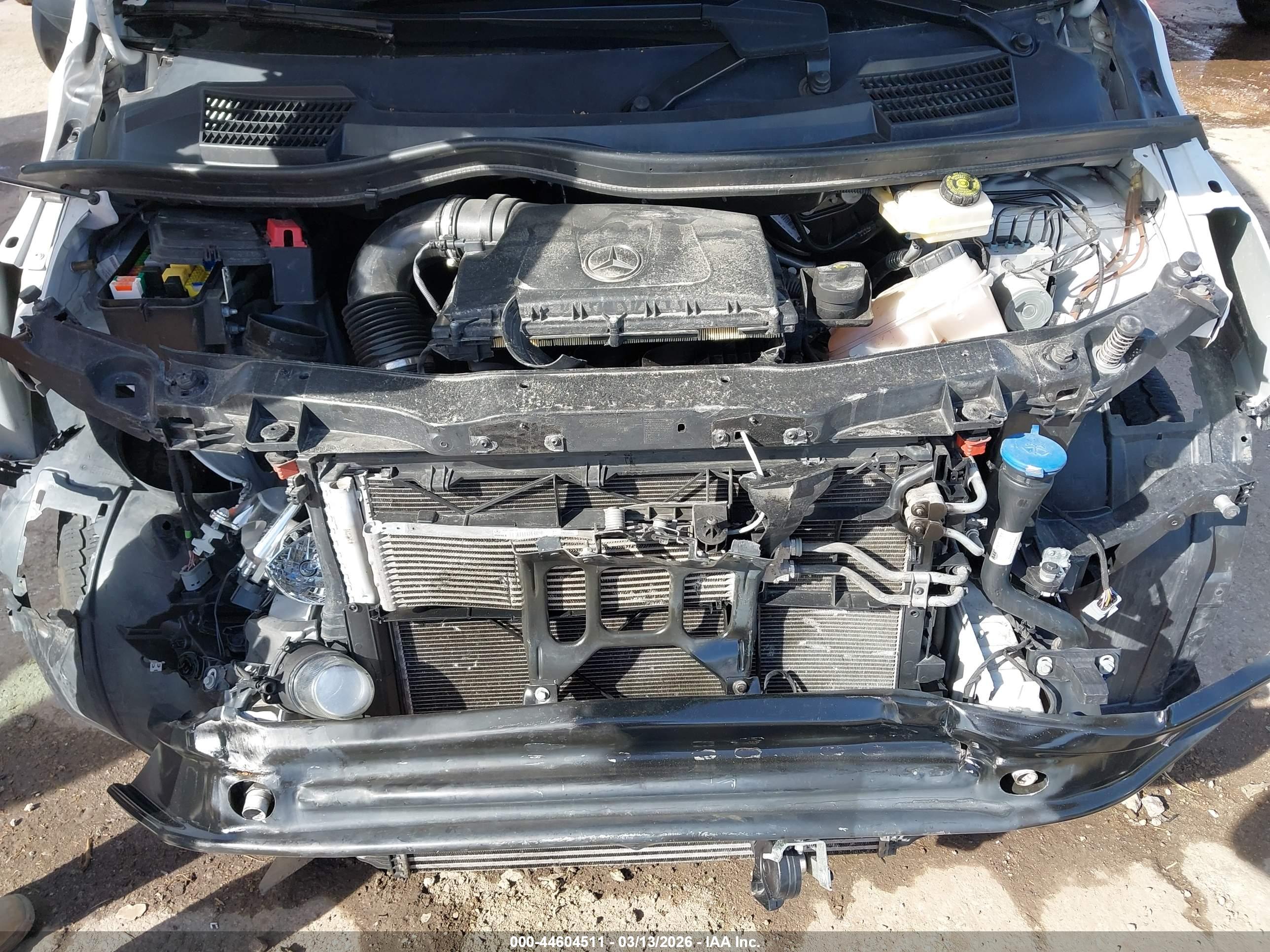 MERCEDES-BENZ METRIS image 10