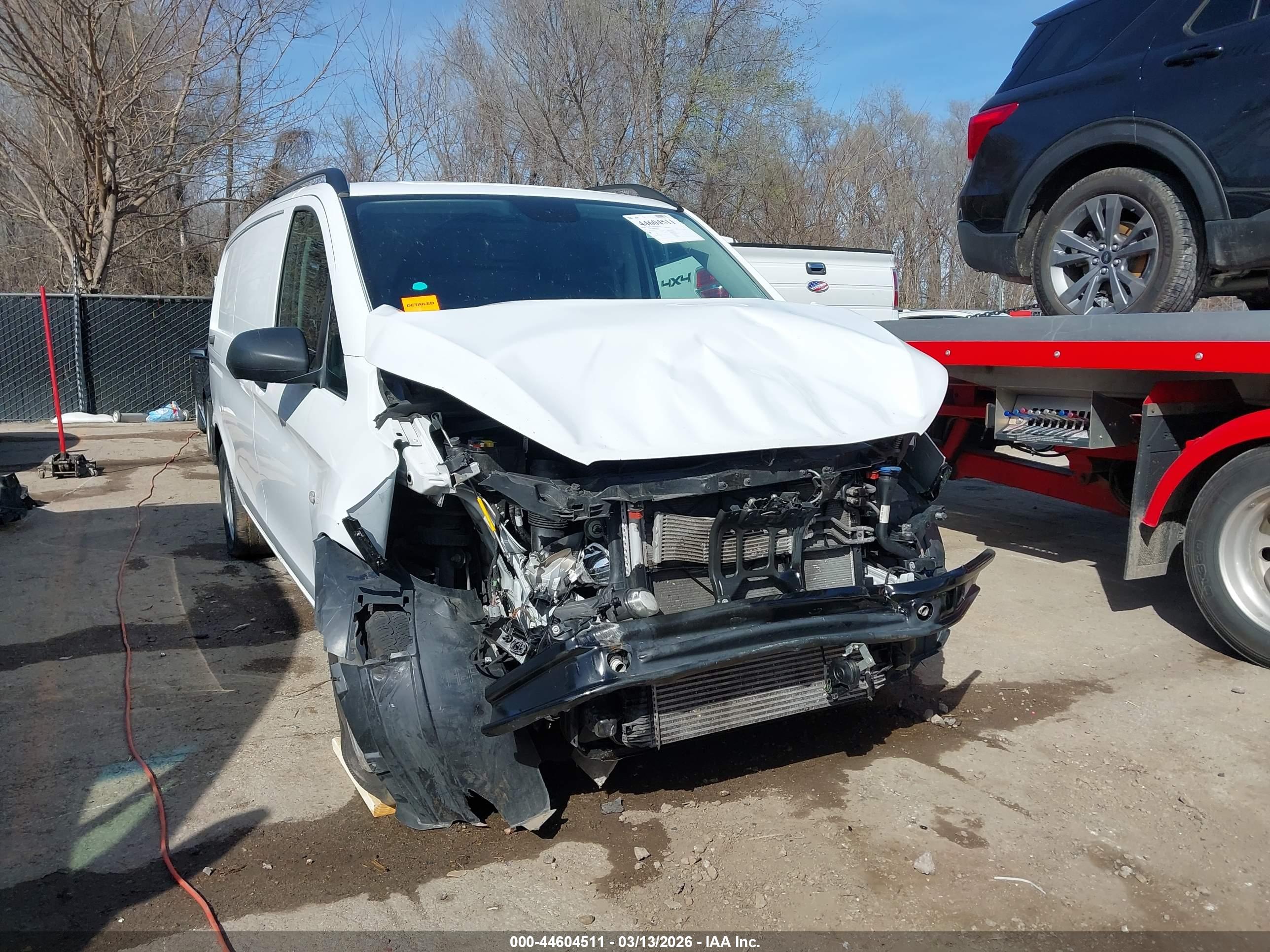 MERCEDES-BENZ METRIS image 6