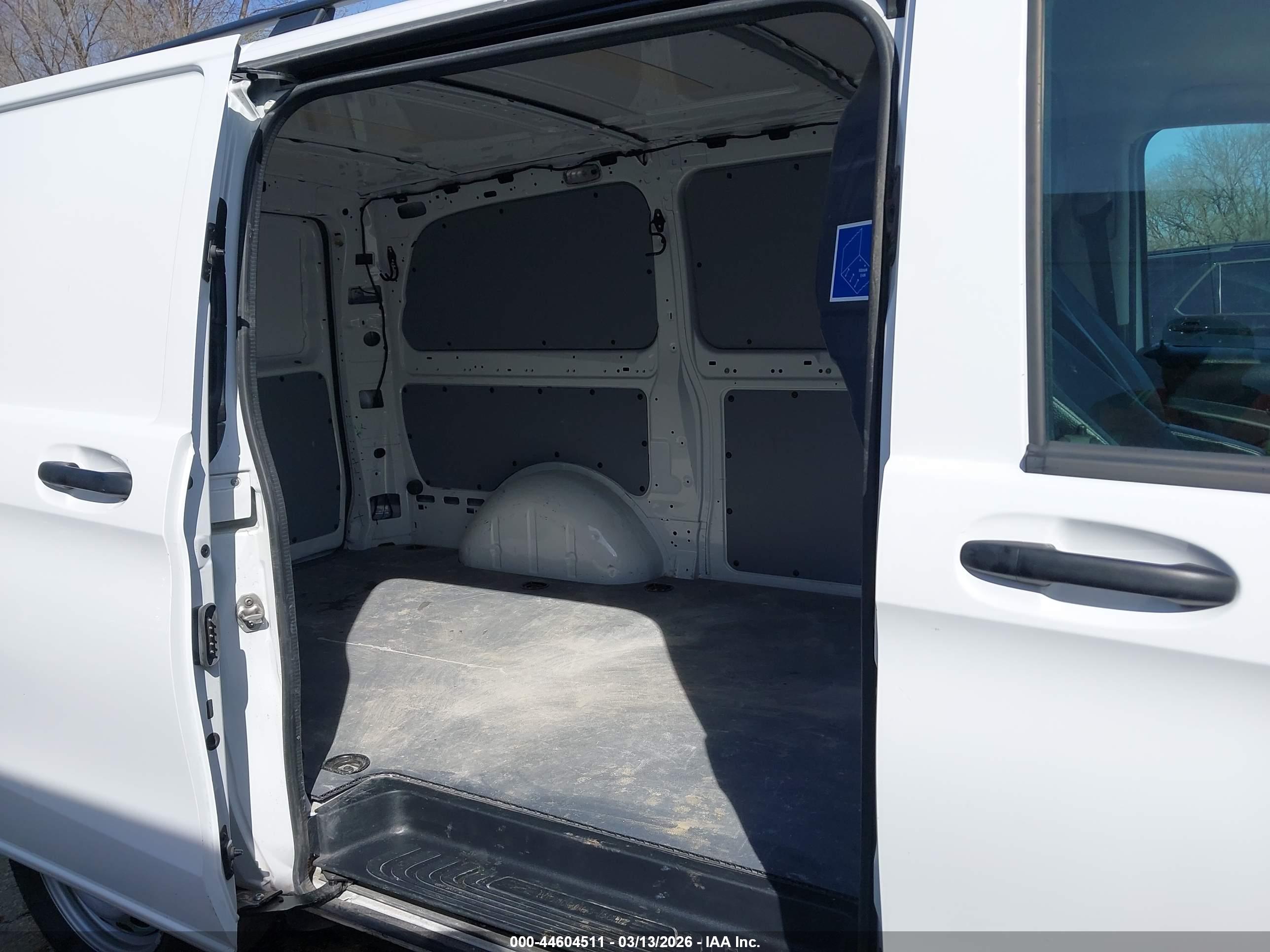 MERCEDES-BENZ METRIS image 8