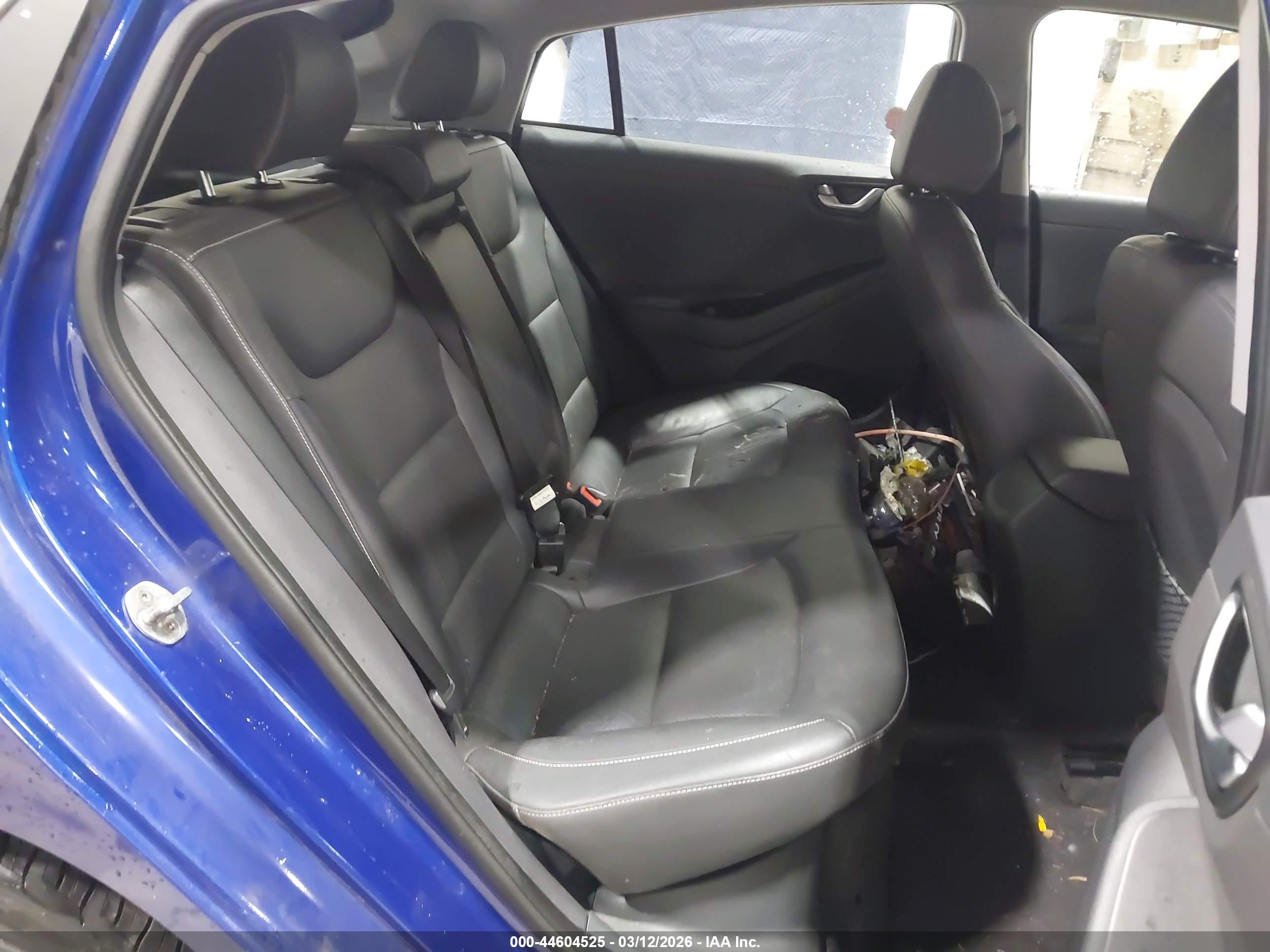 HYUNDAI IONIQ image 8