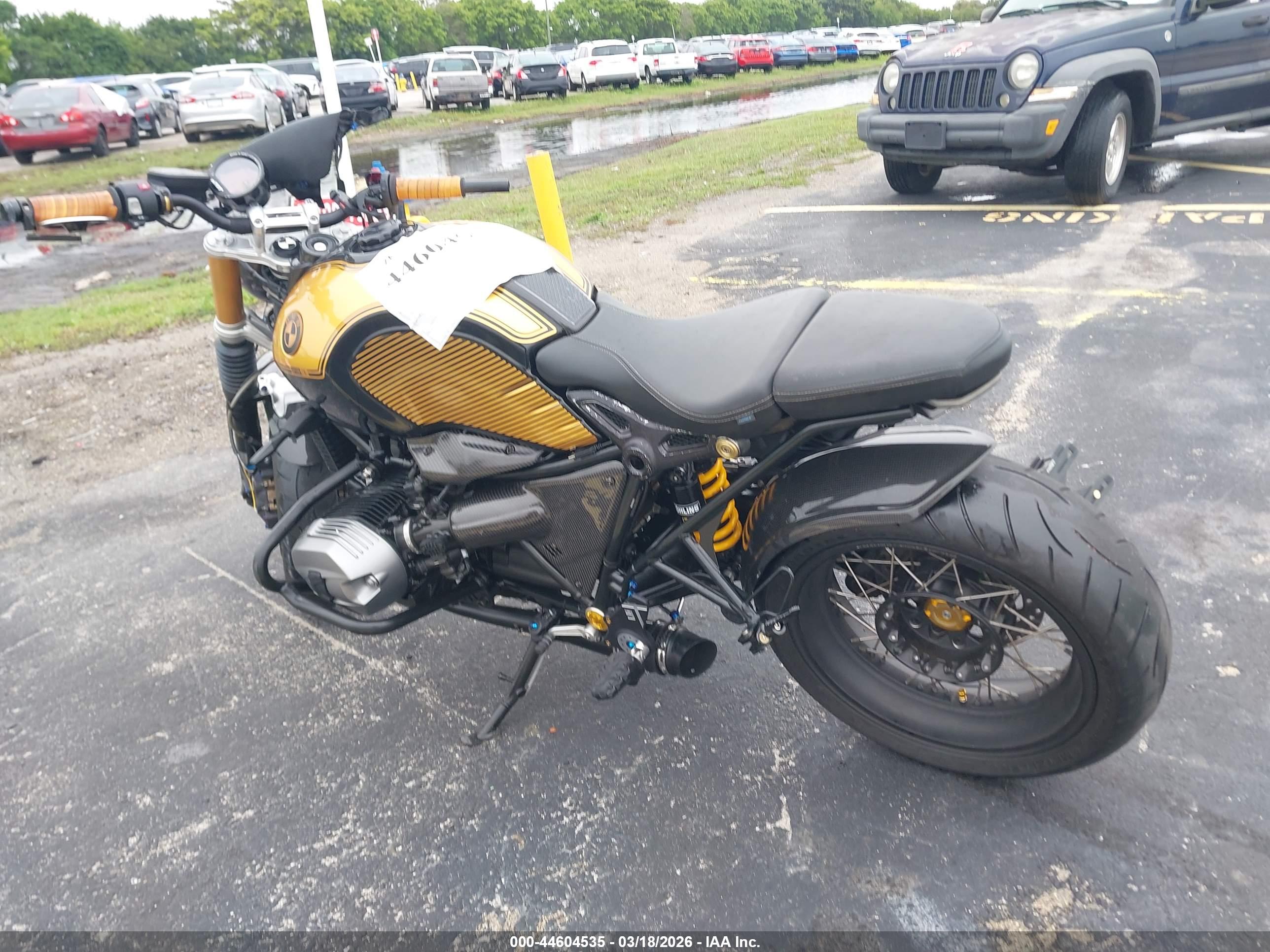 BMW R image 3