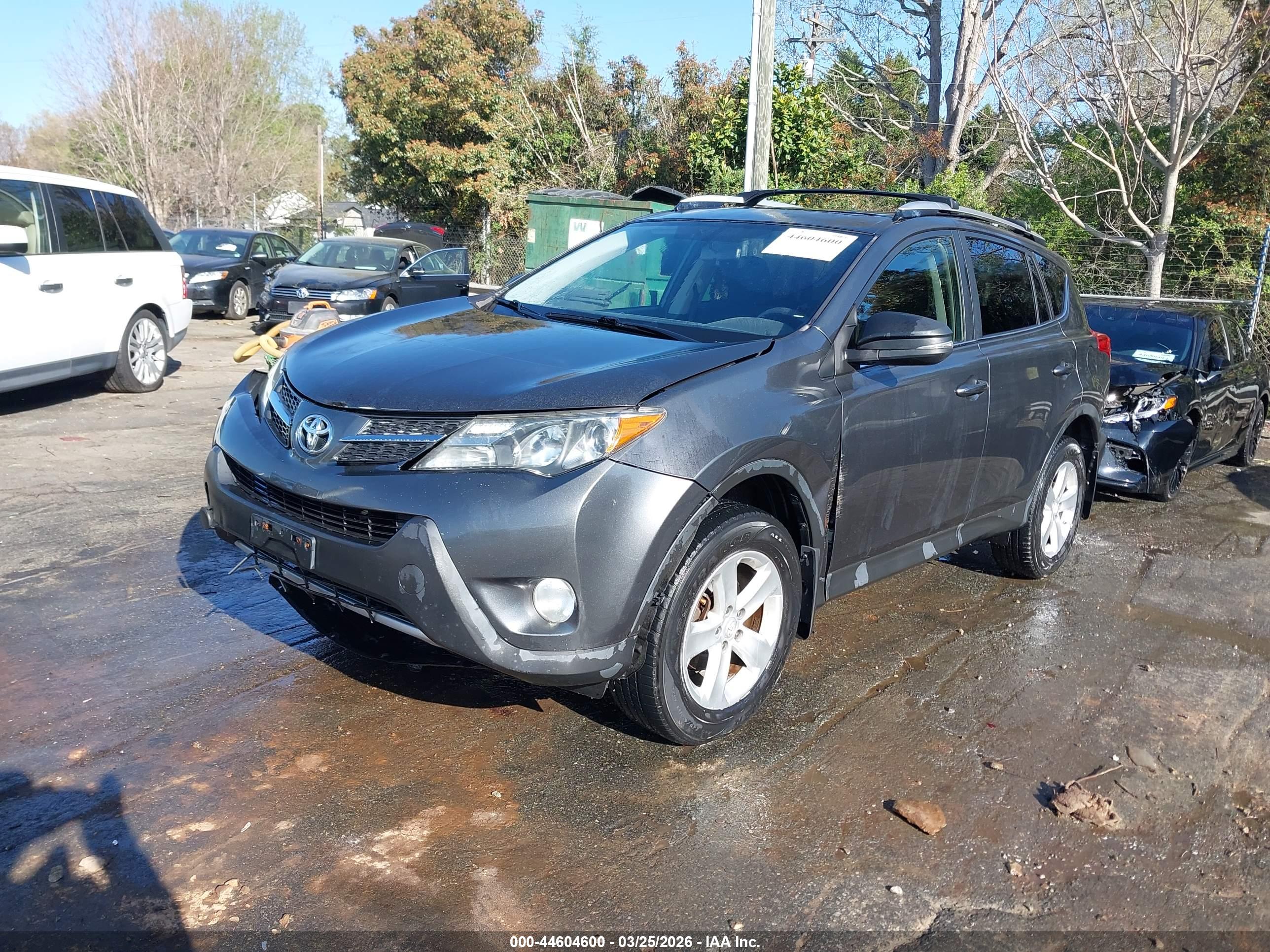 TOYOTA RAV4 image 2