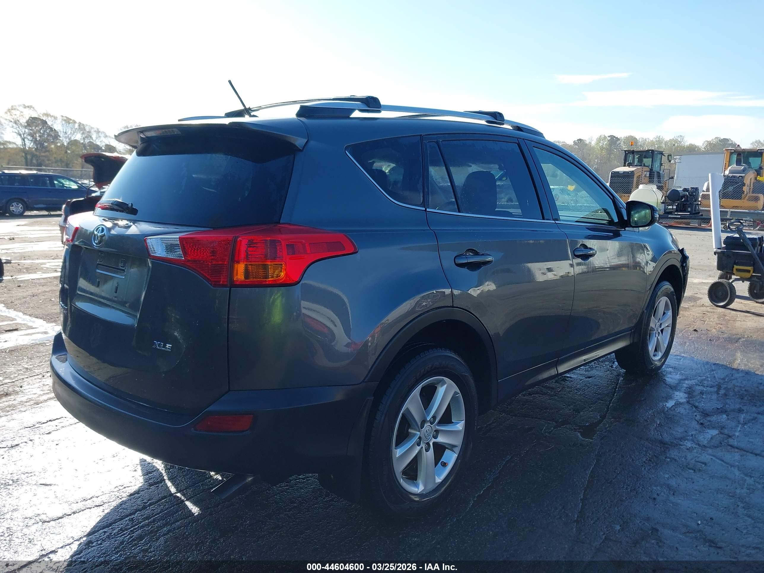 TOYOTA RAV4 image 4