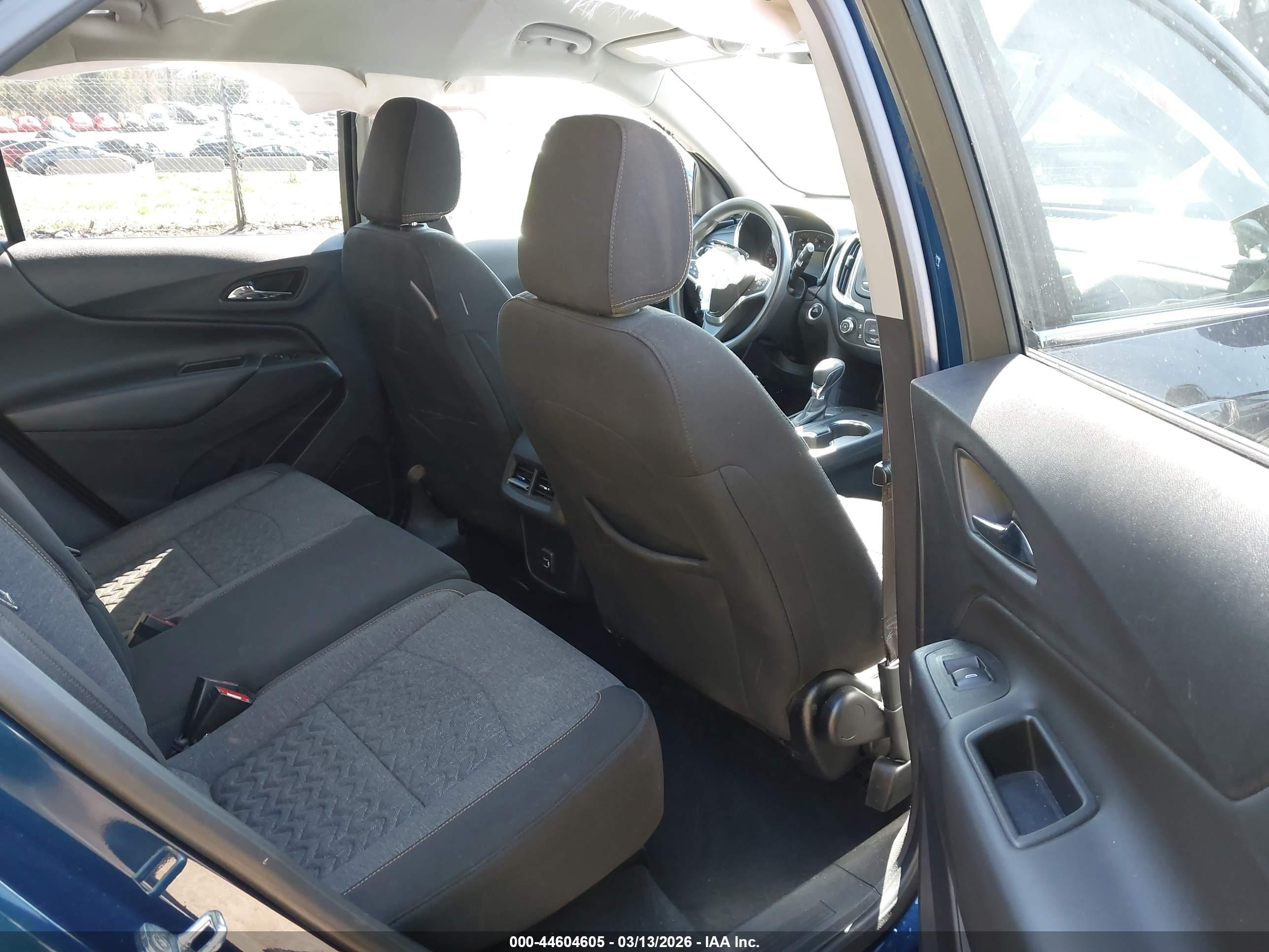 CHEVROLET EQUINOX image 8