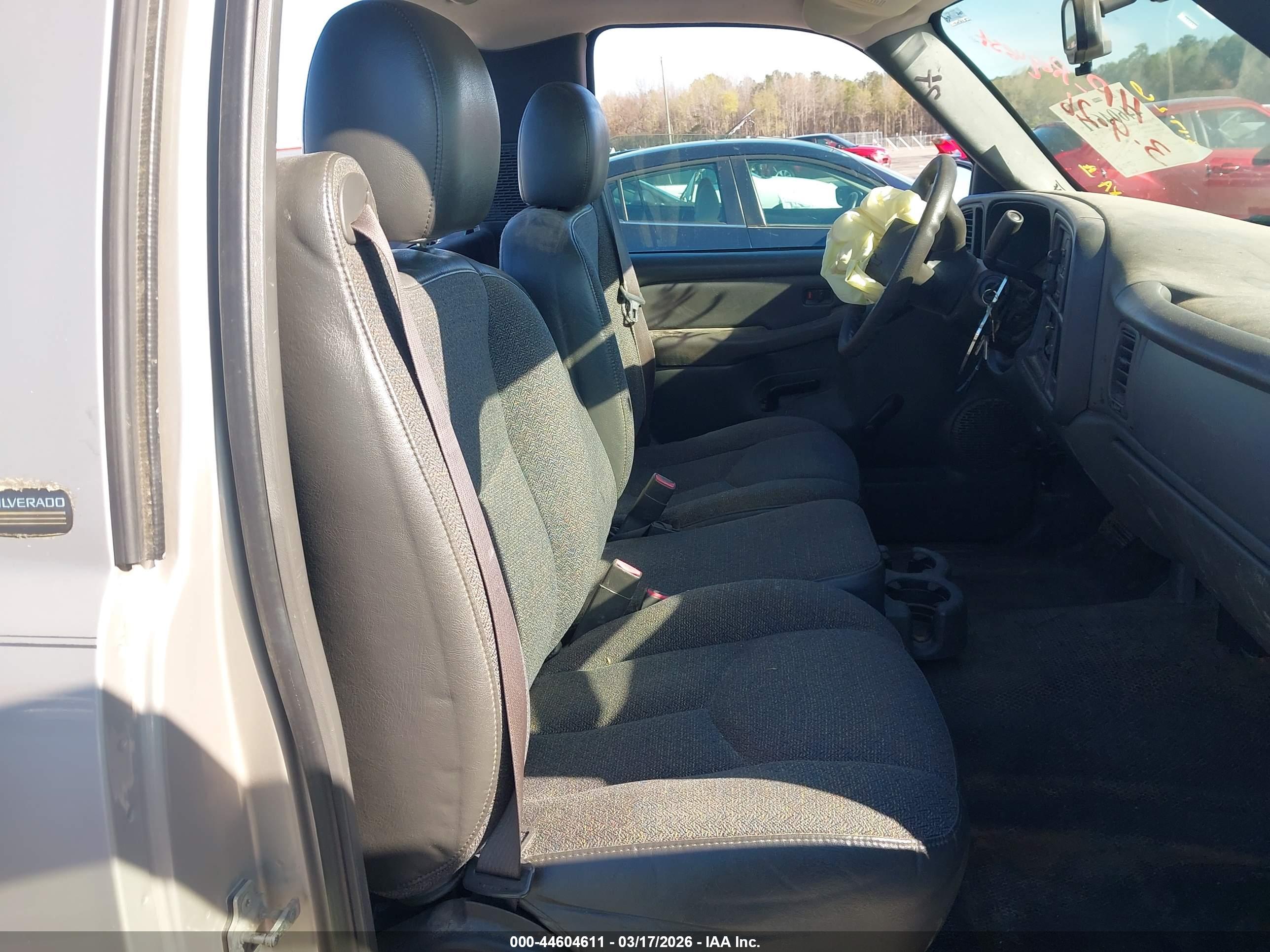 CHEVROLET SILVERADO image 8