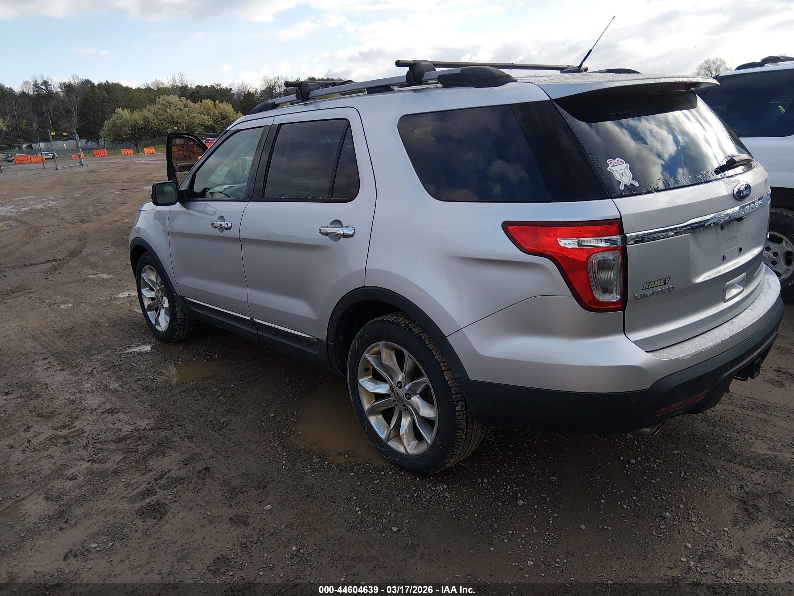 FORD EXPLORER image 3