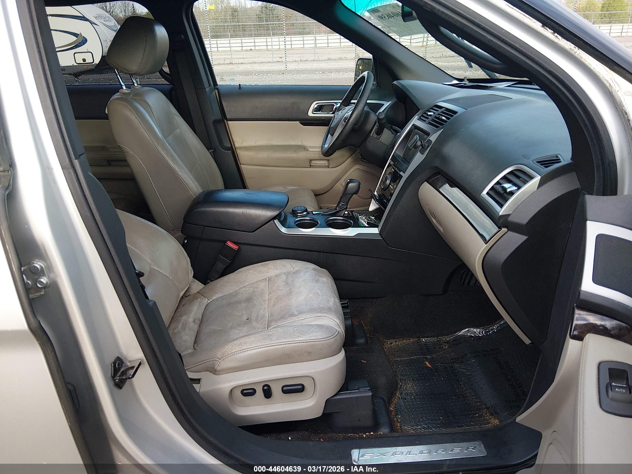 FORD EXPLORER image 5