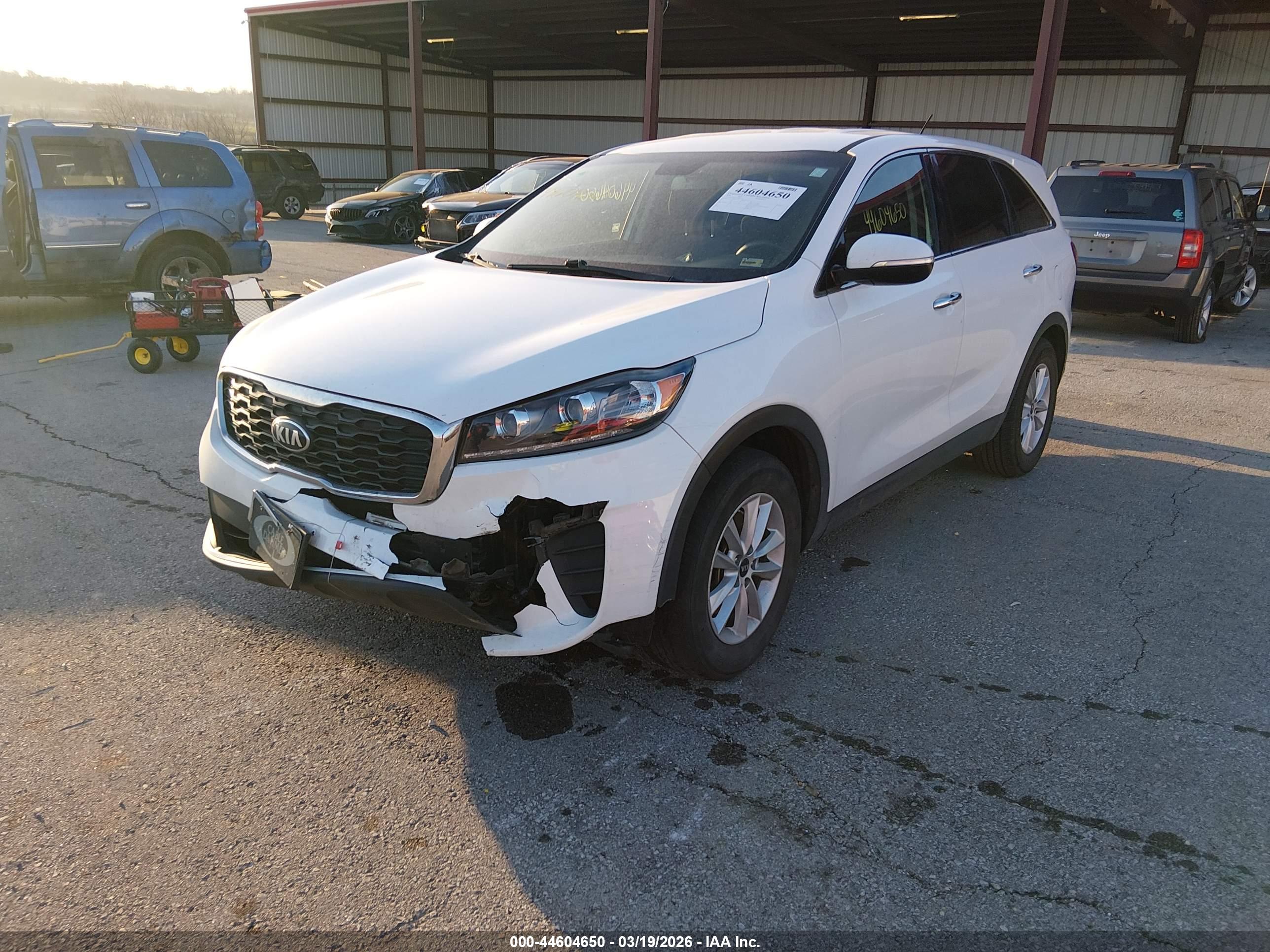 KIA SORENTO image 2