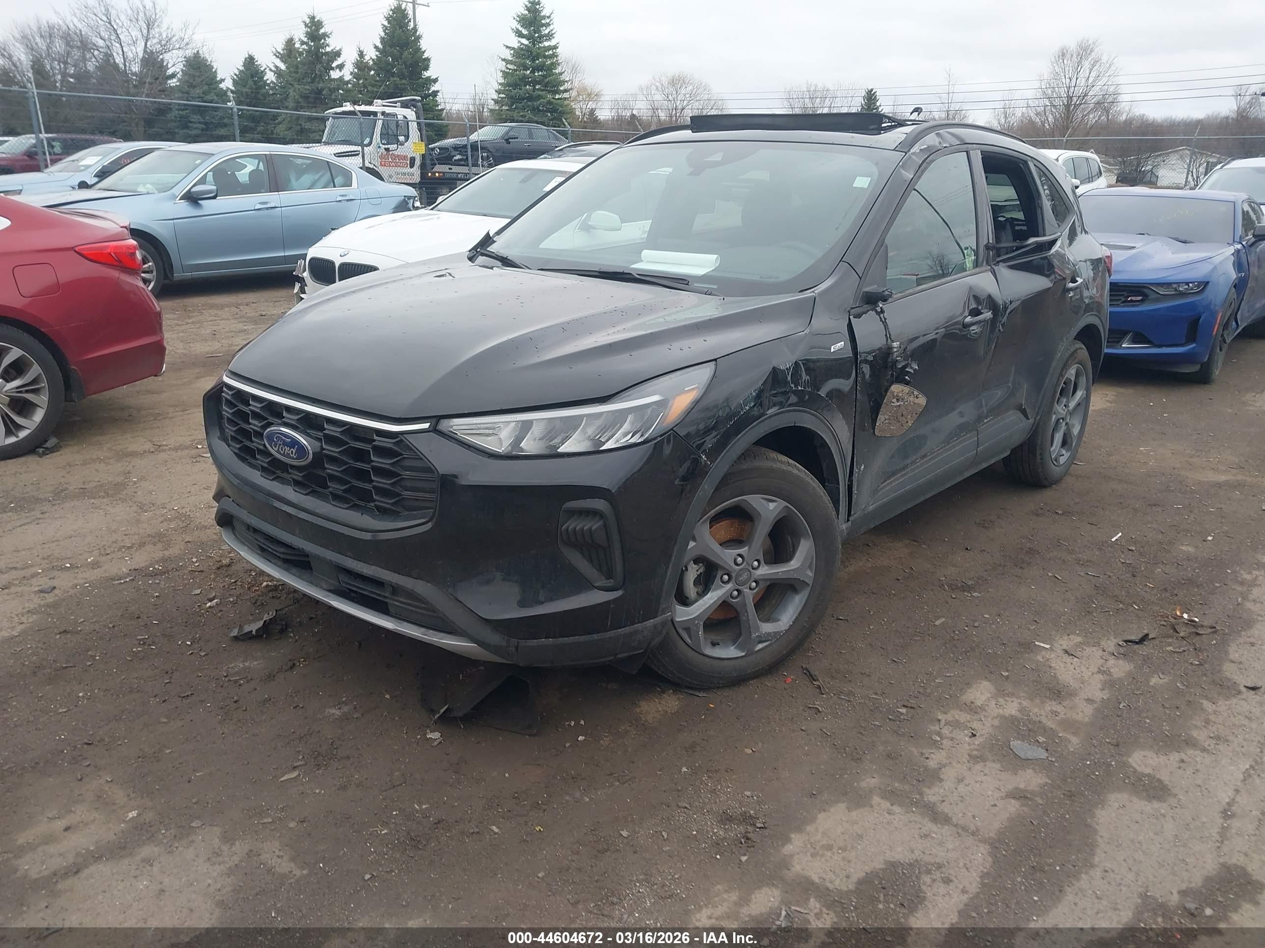 FORD ESCAPE image 2