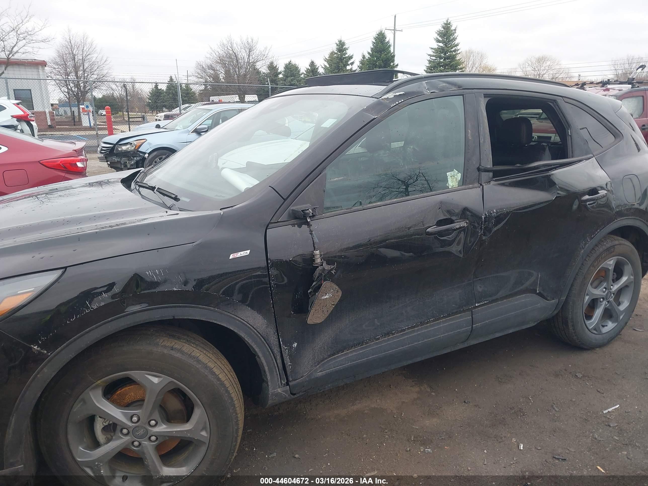 FORD ESCAPE image 6