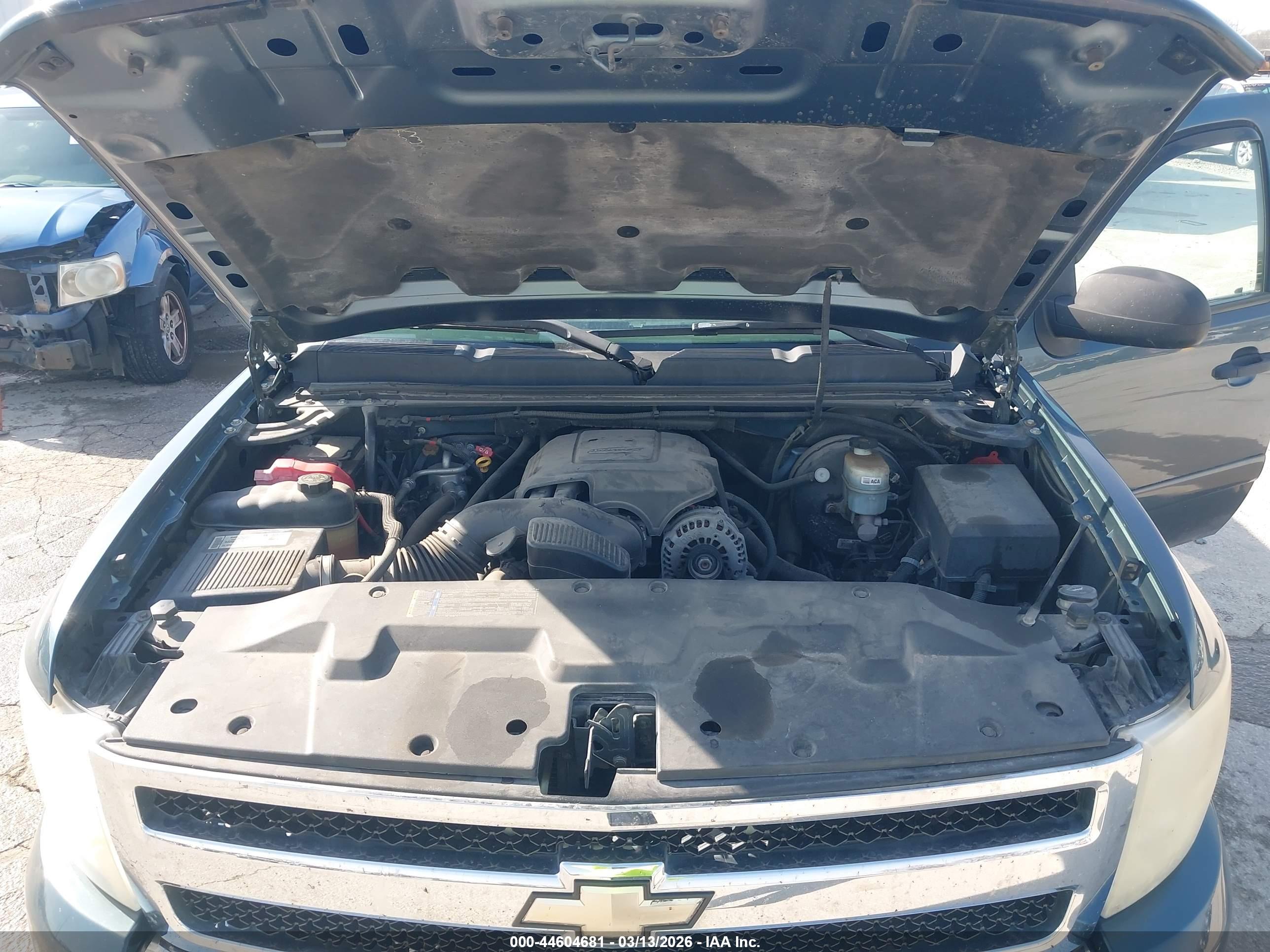 CHEVROLET SILVERADO image 10