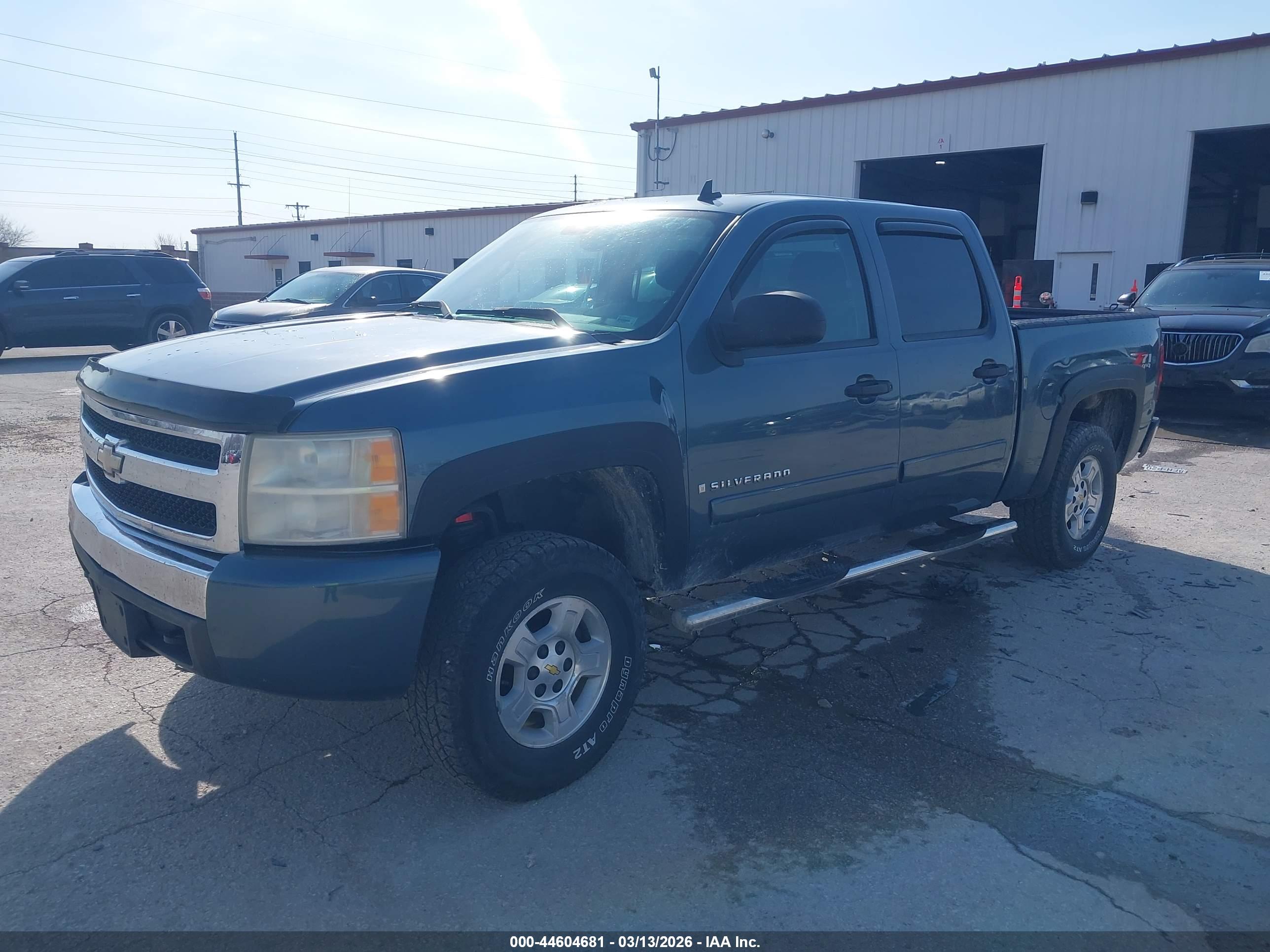 CHEVROLET SILVERADO image 2