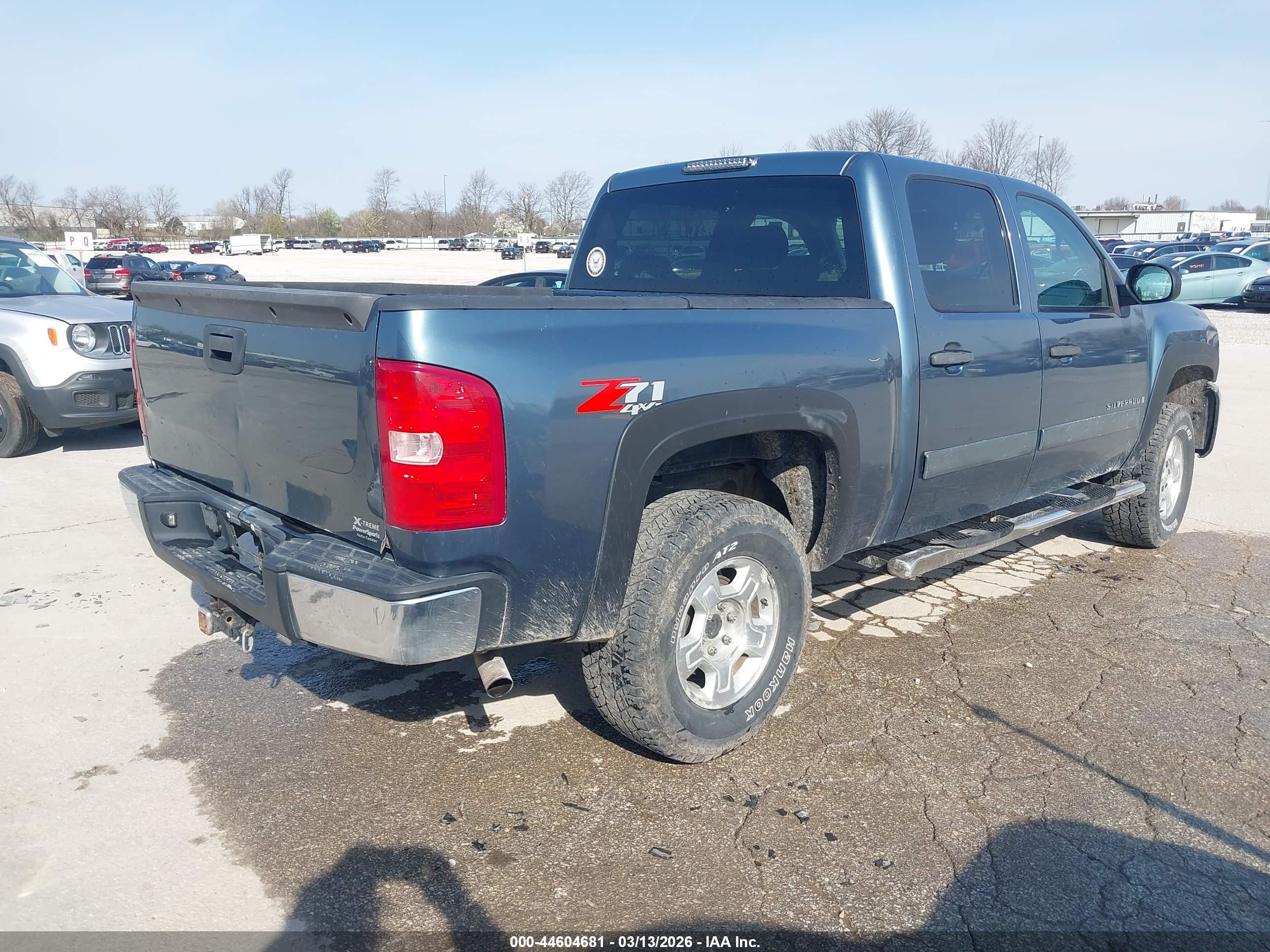 CHEVROLET SILVERADO image 4