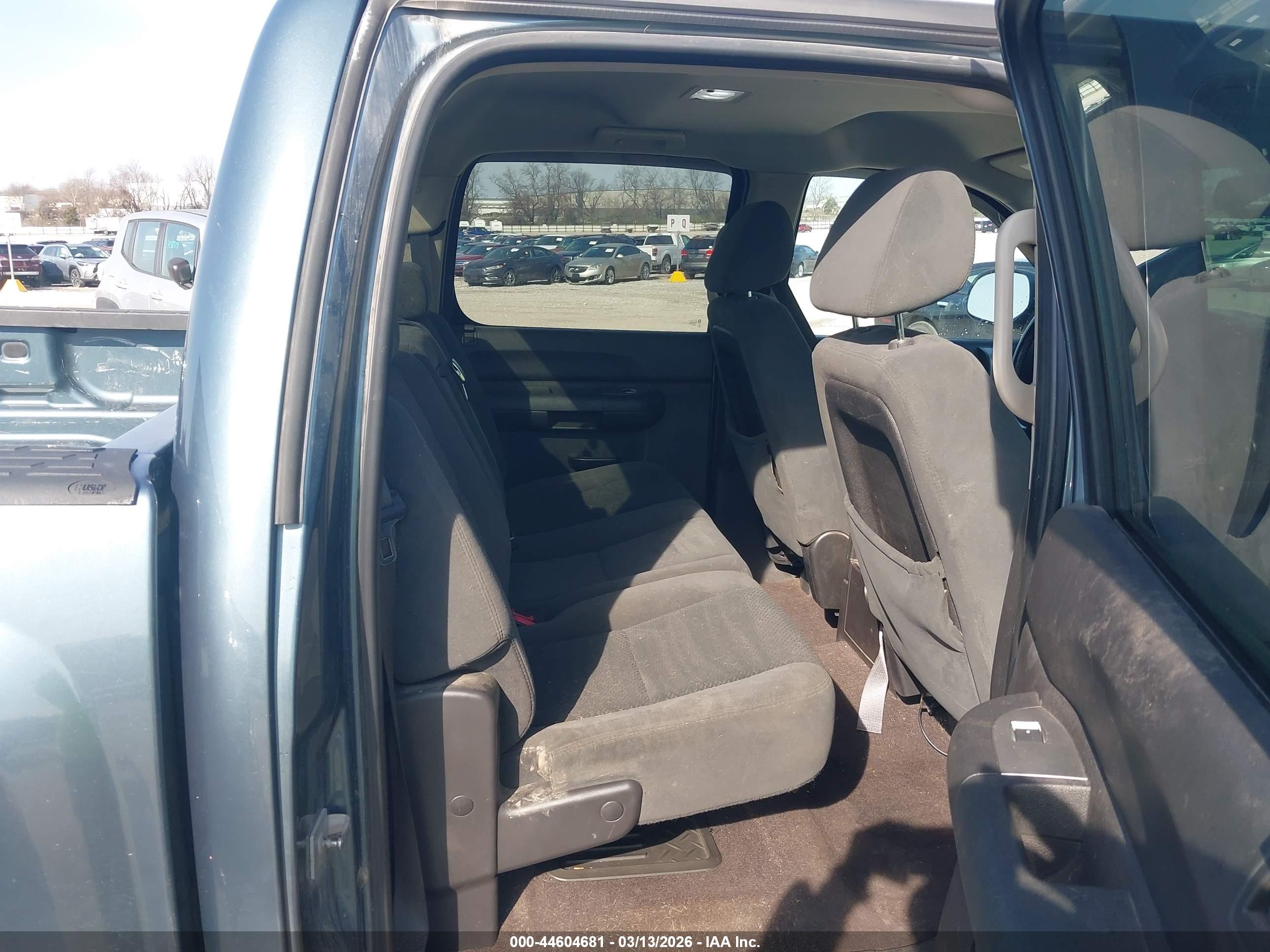 CHEVROLET SILVERADO image 8
