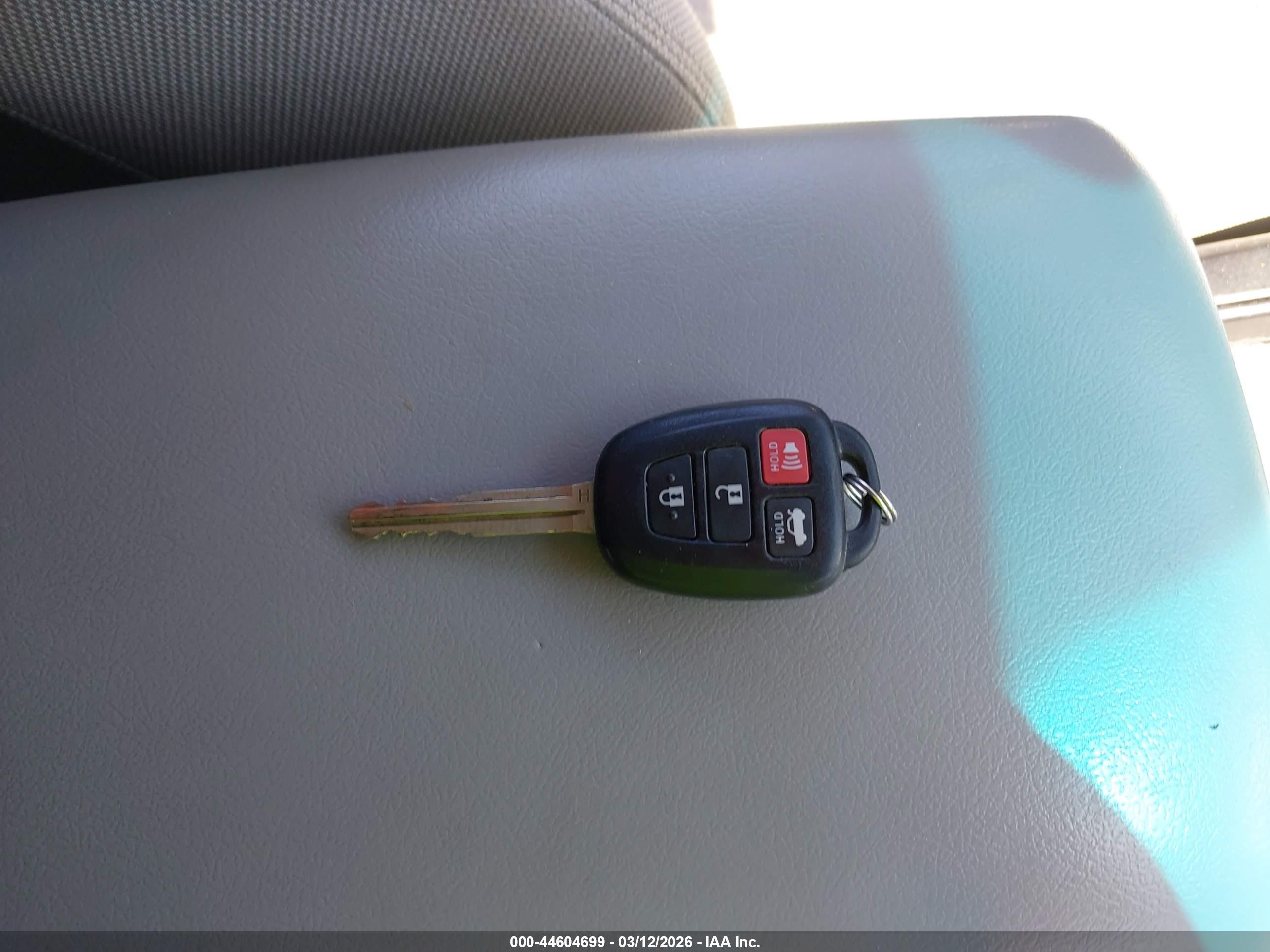 TOYOTA CAMRY image 11