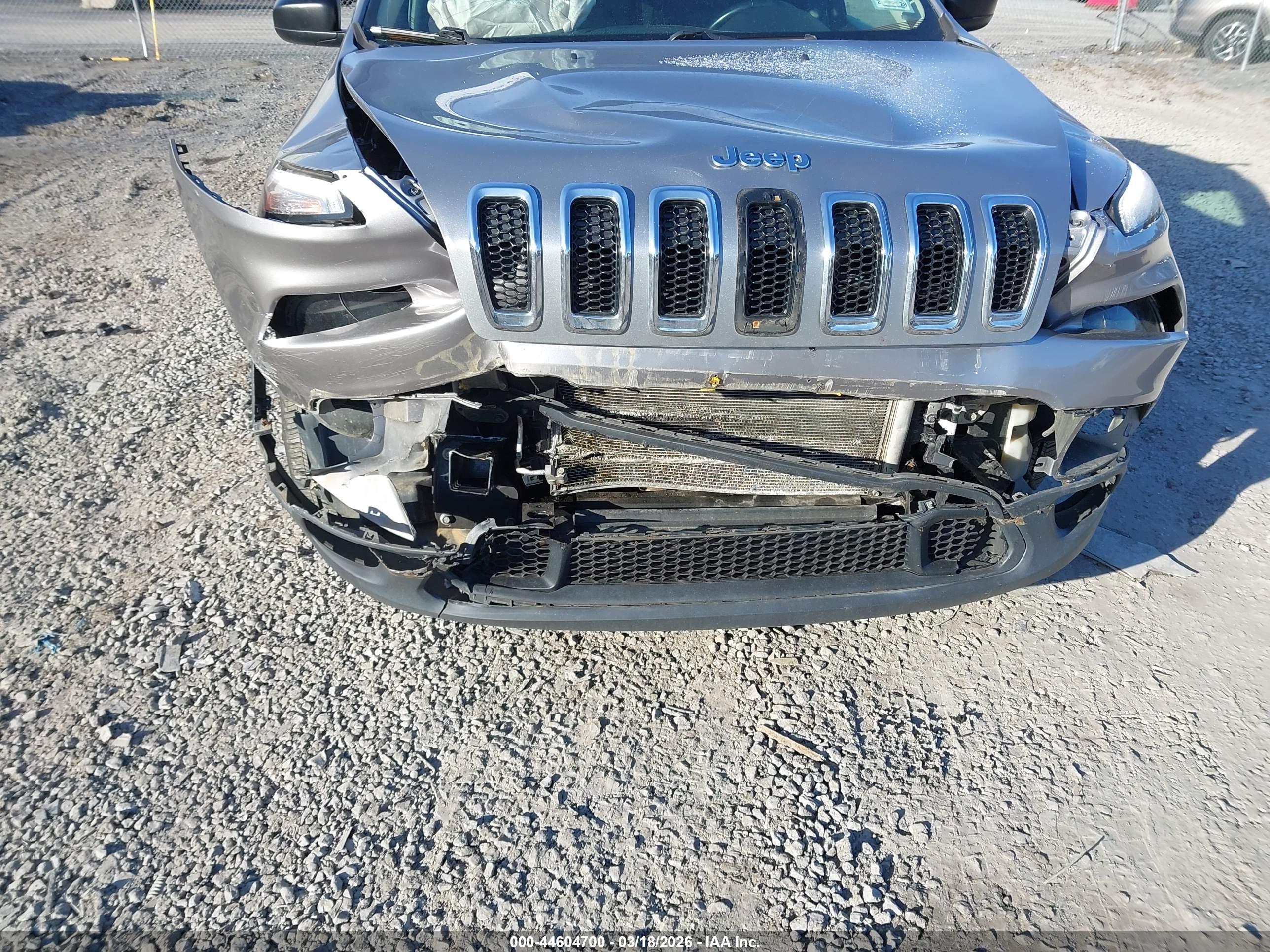 JEEP CHEROKEE image 6