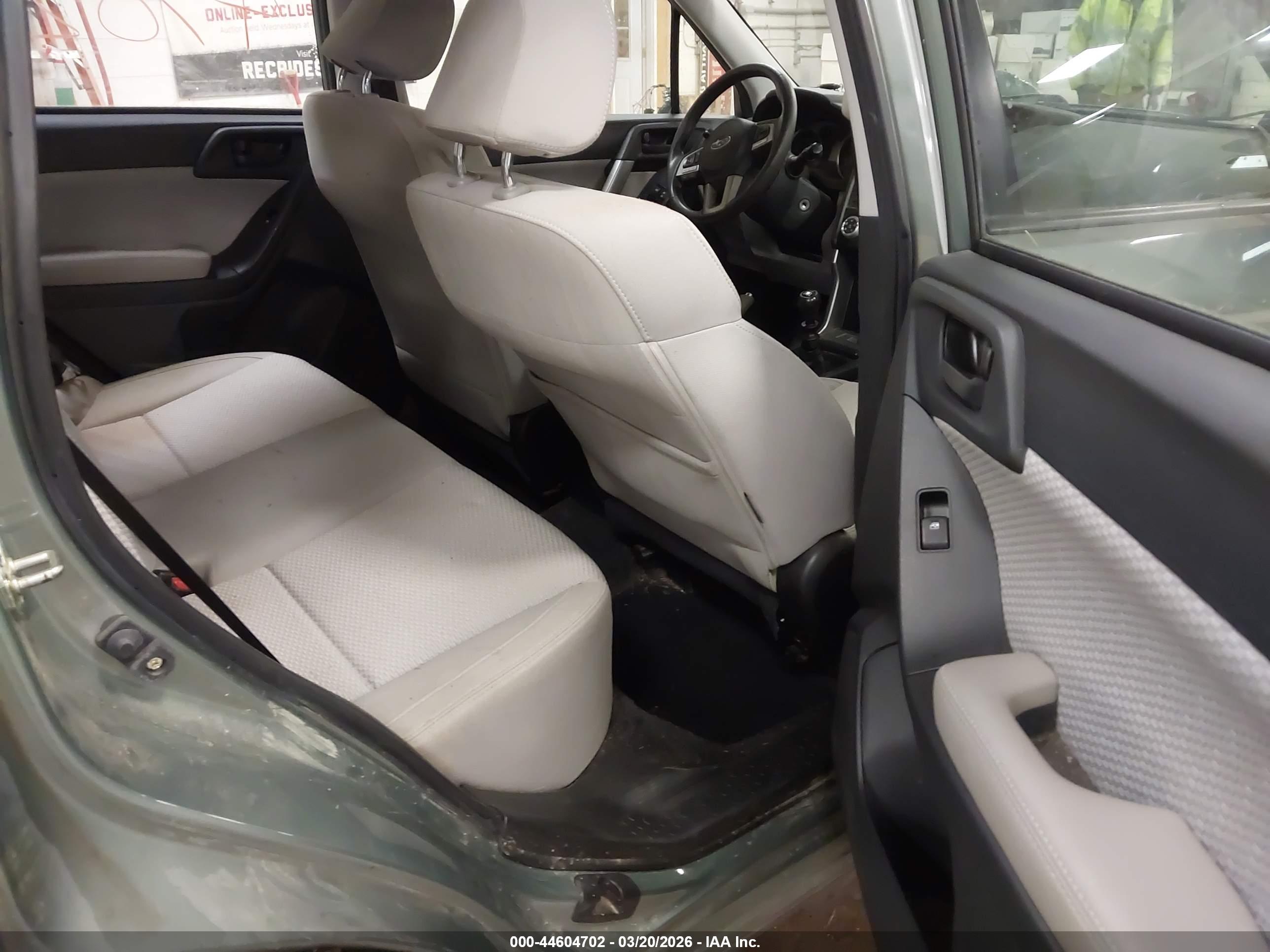 SUBARU FORESTER image 8