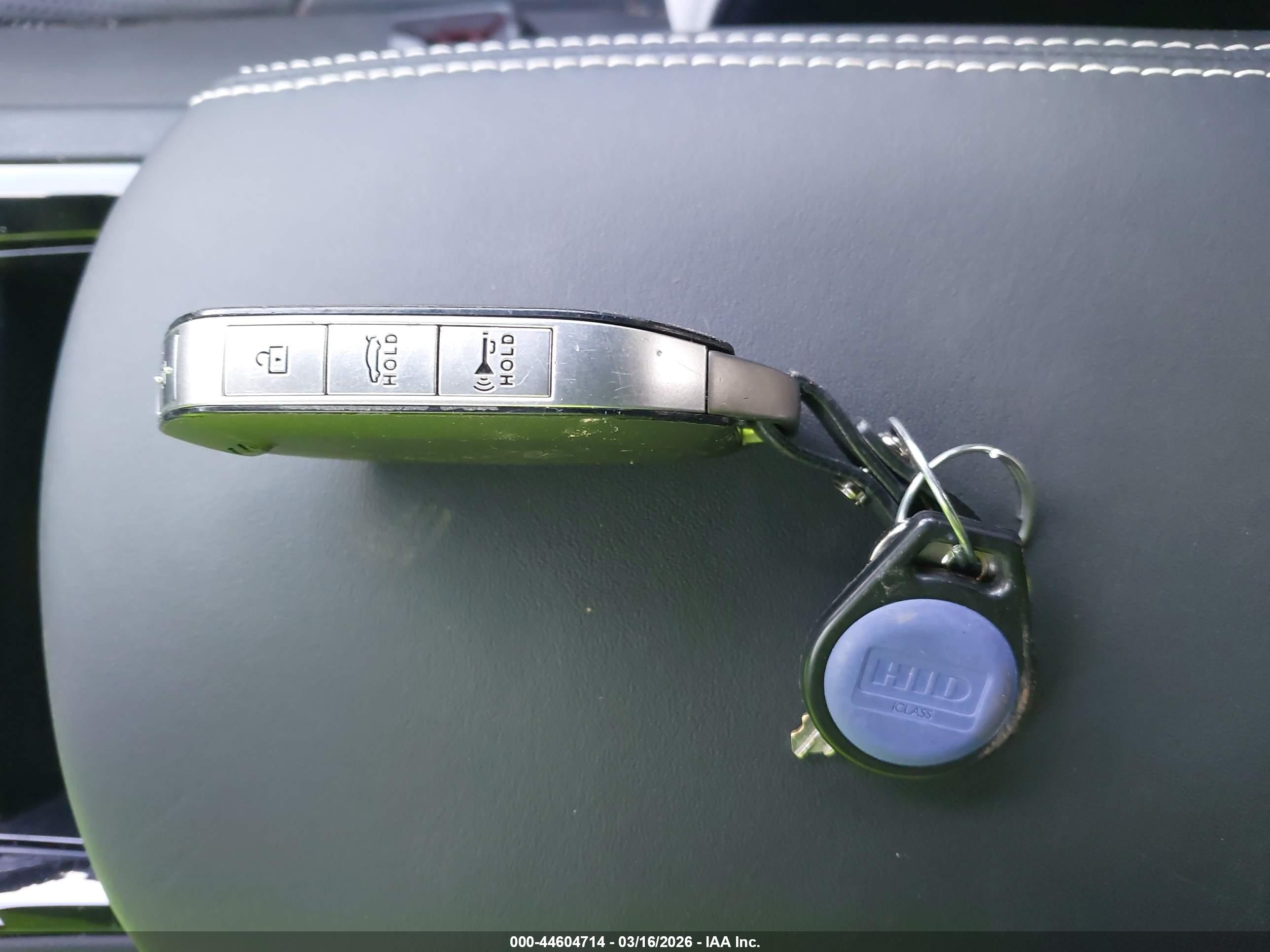 KIA K5 image 11