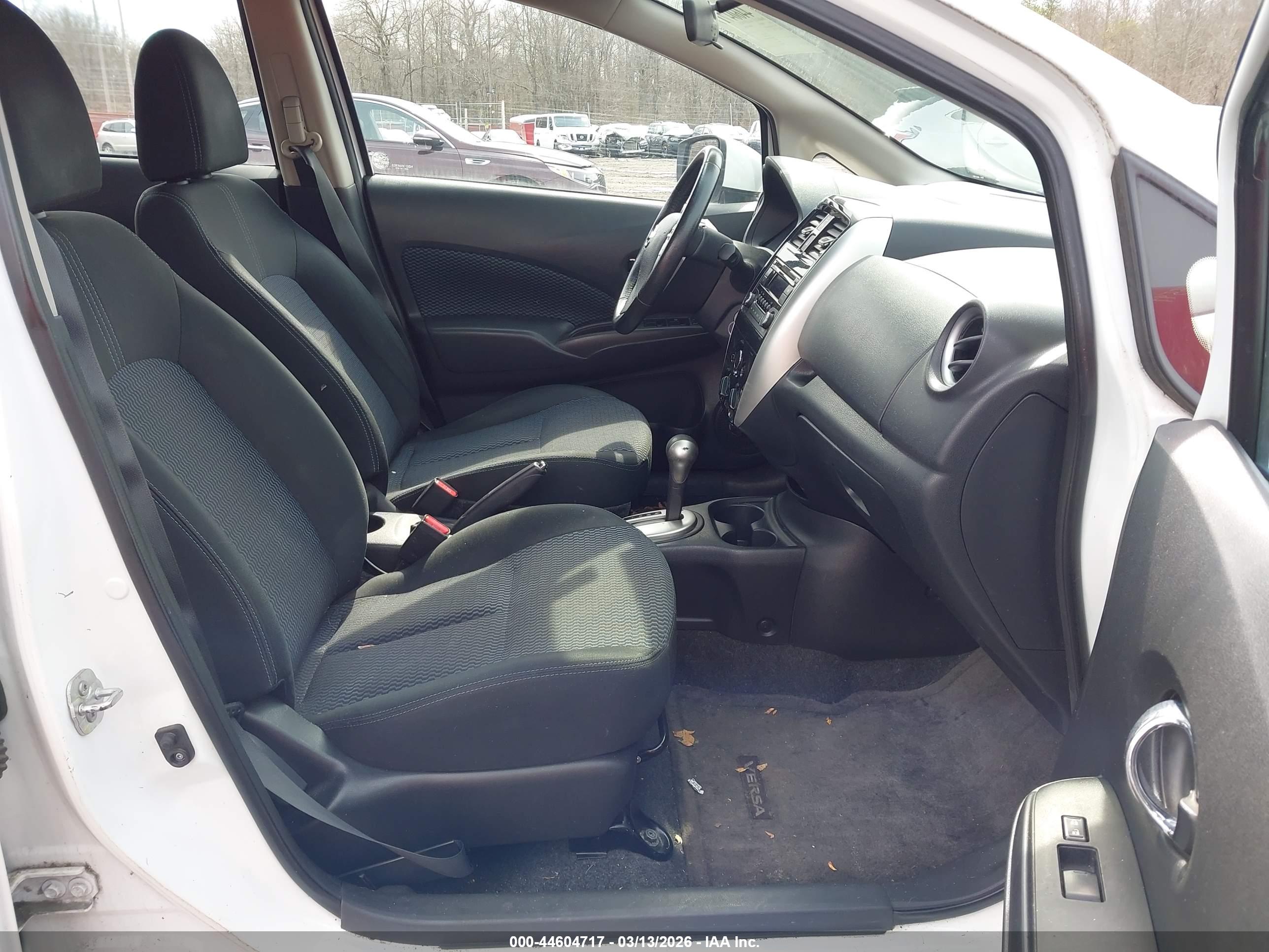 NISSAN VERSA image 5