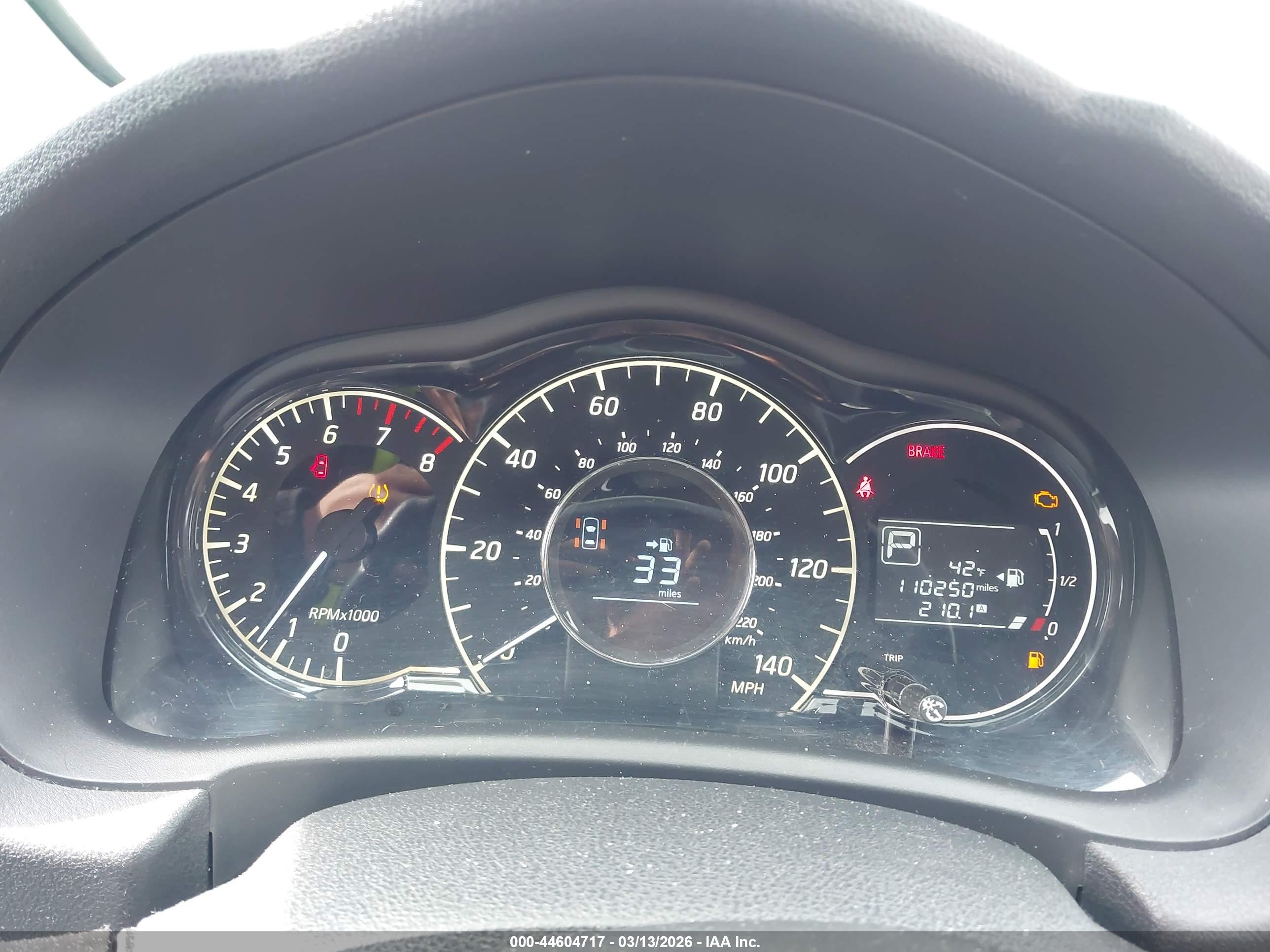 NISSAN VERSA image 7