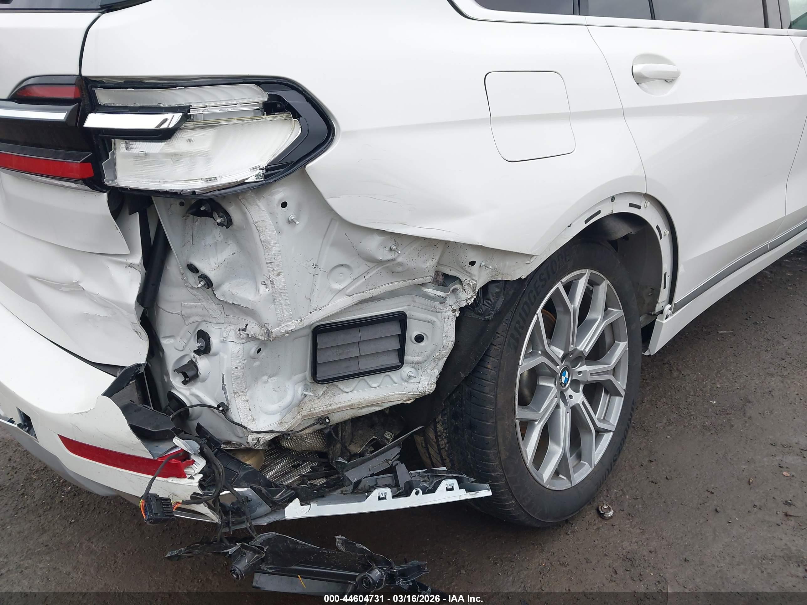 BMW X7 image 6