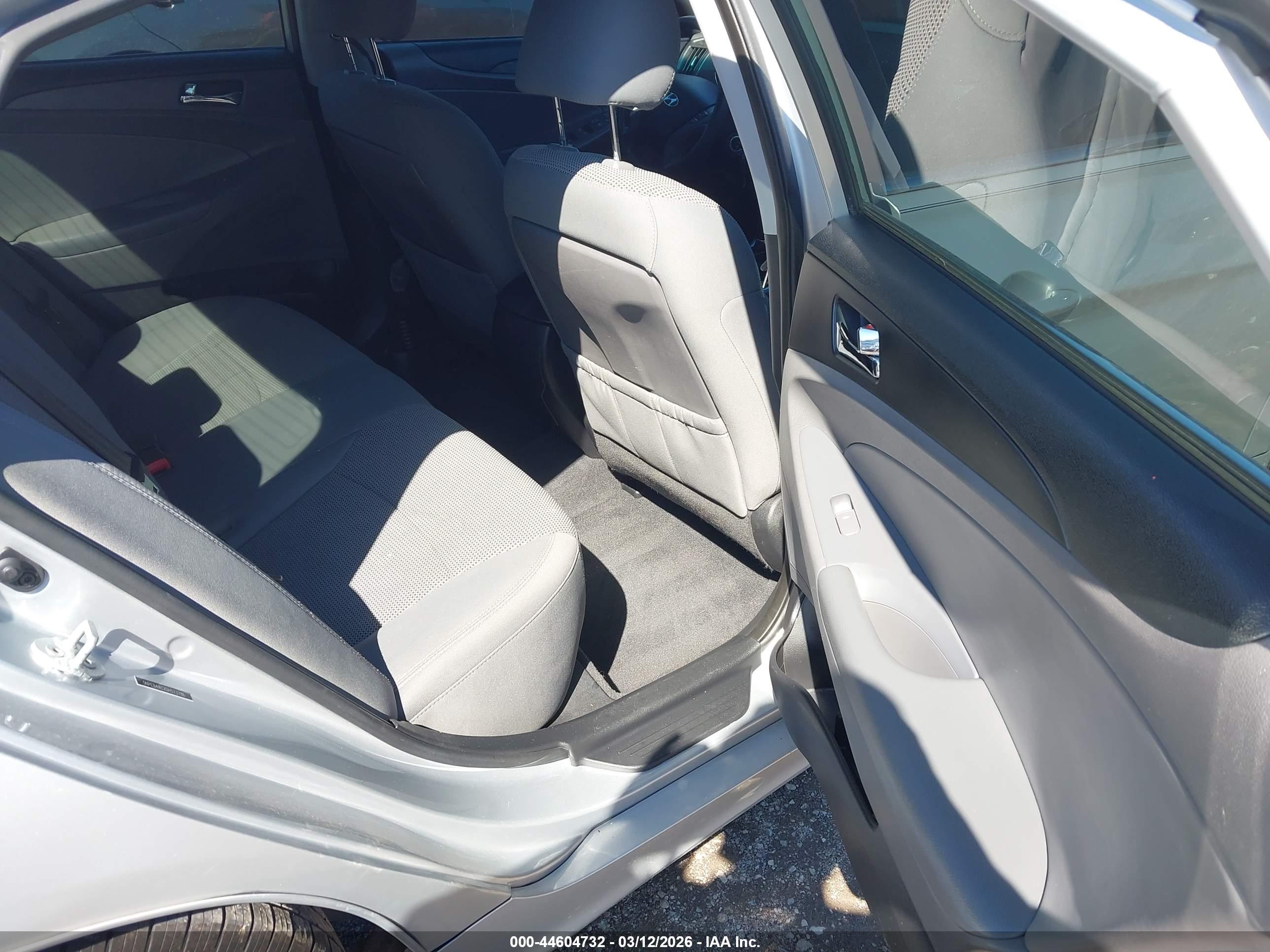 HYUNDAI SONATA image 8