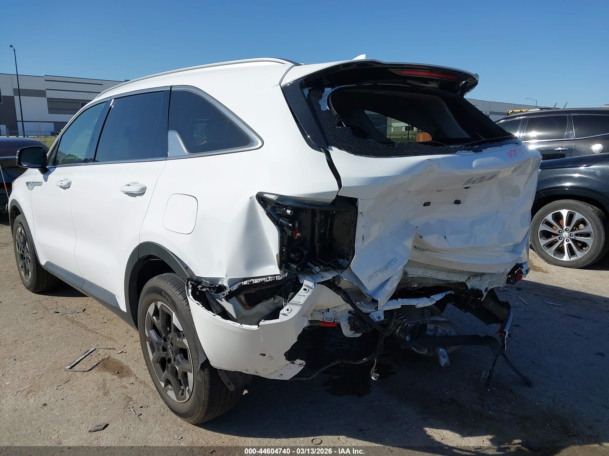 KIA SORENTO image 6