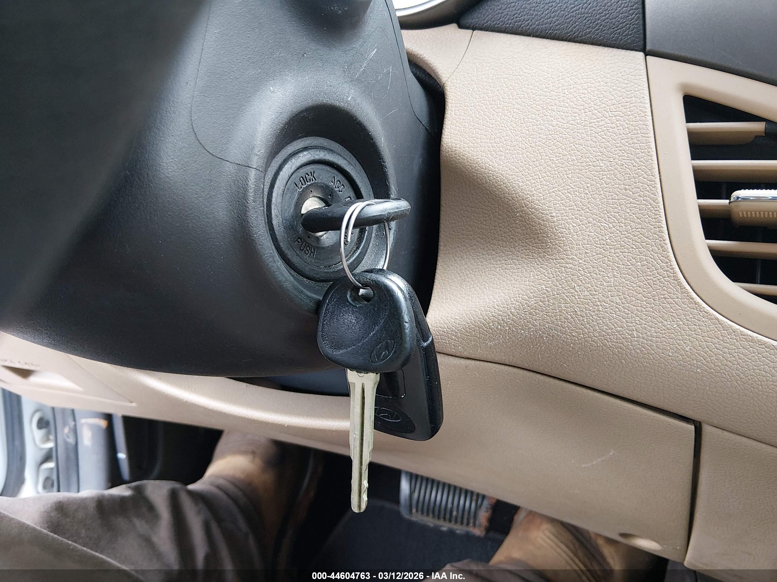 HYUNDAI ELANTRA image 11