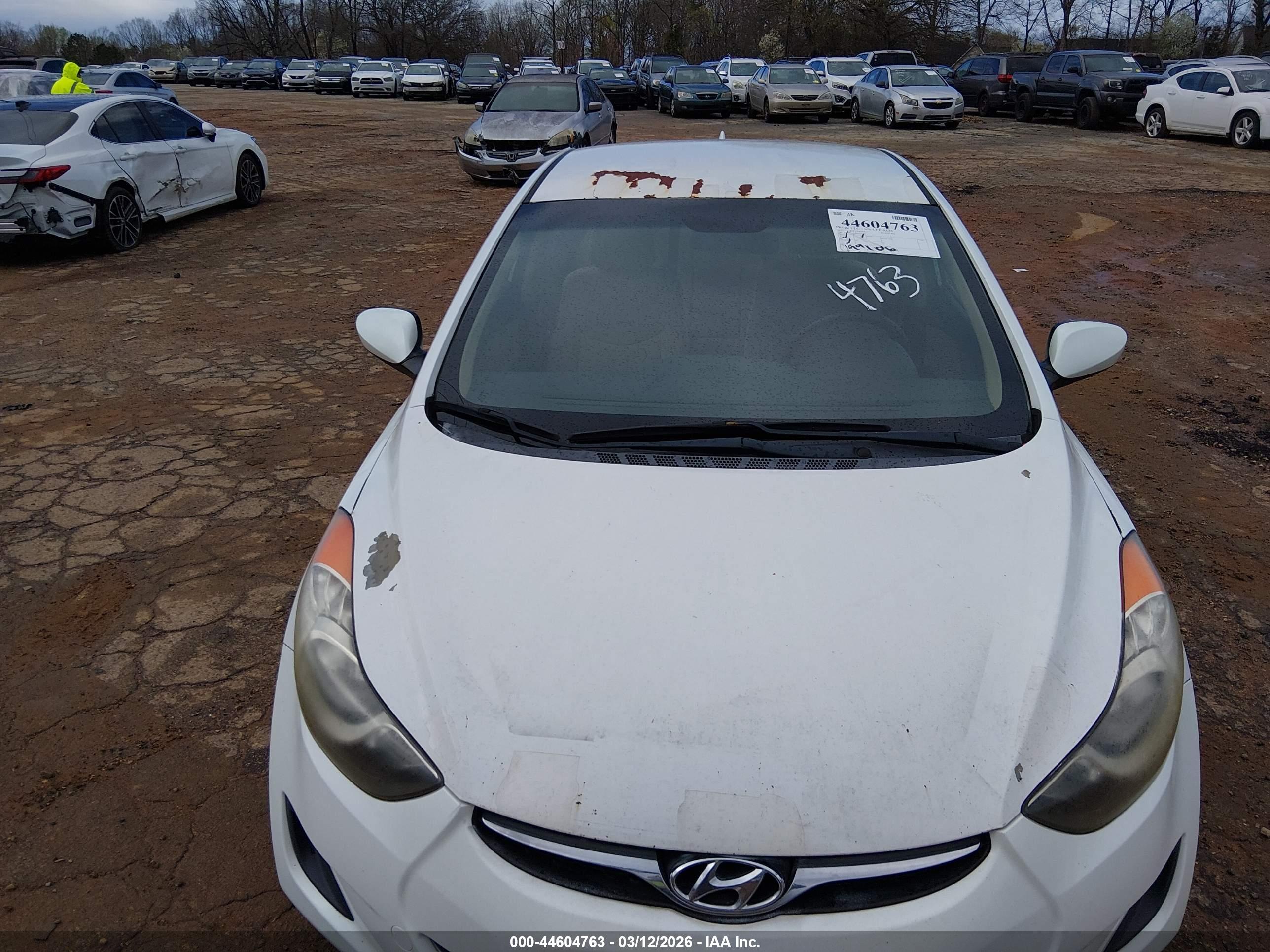 HYUNDAI ELANTRA image 6