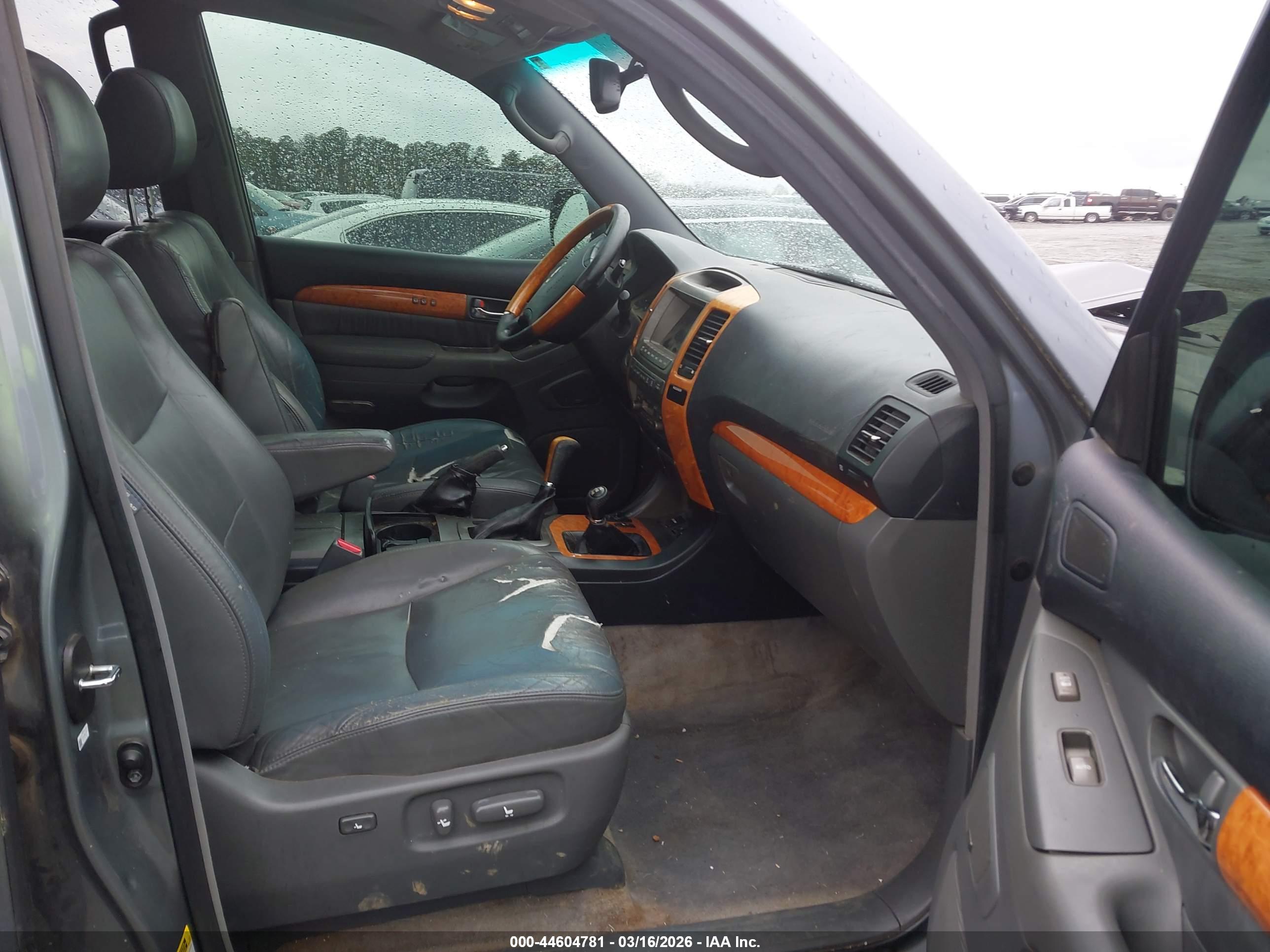 LEXUS GX image 5