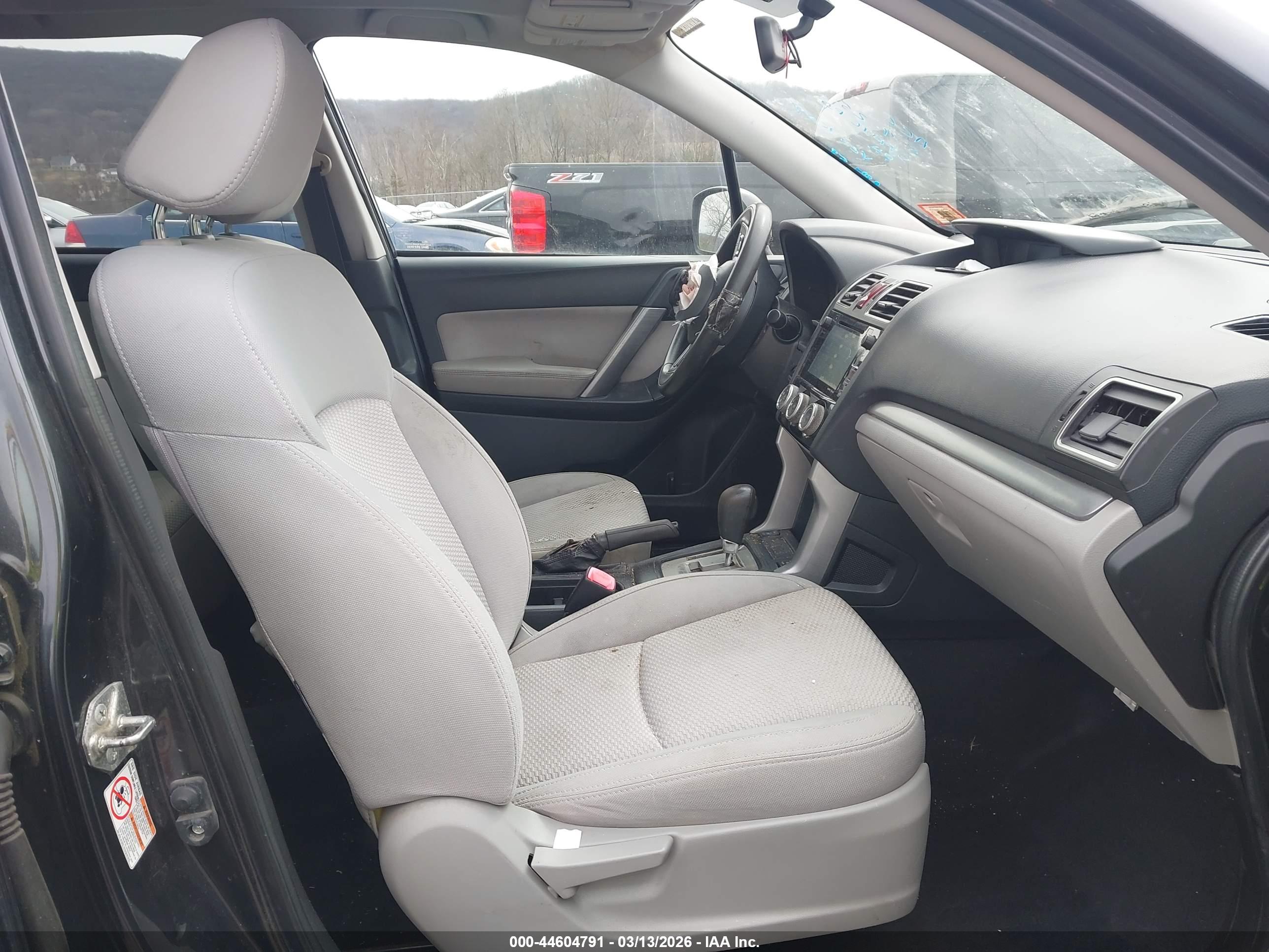 SUBARU FORESTER image 5