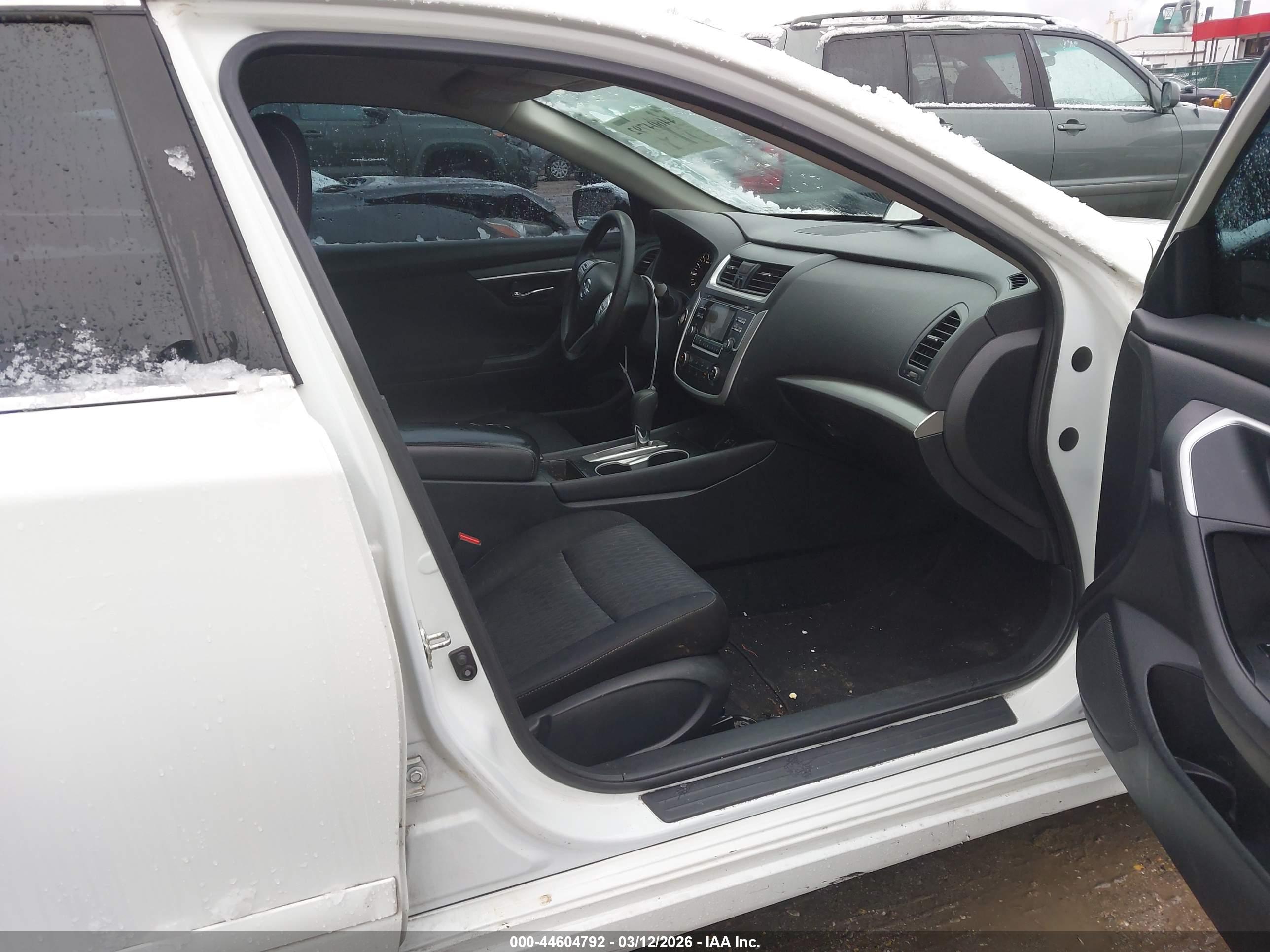NISSAN ALTIMA image 5