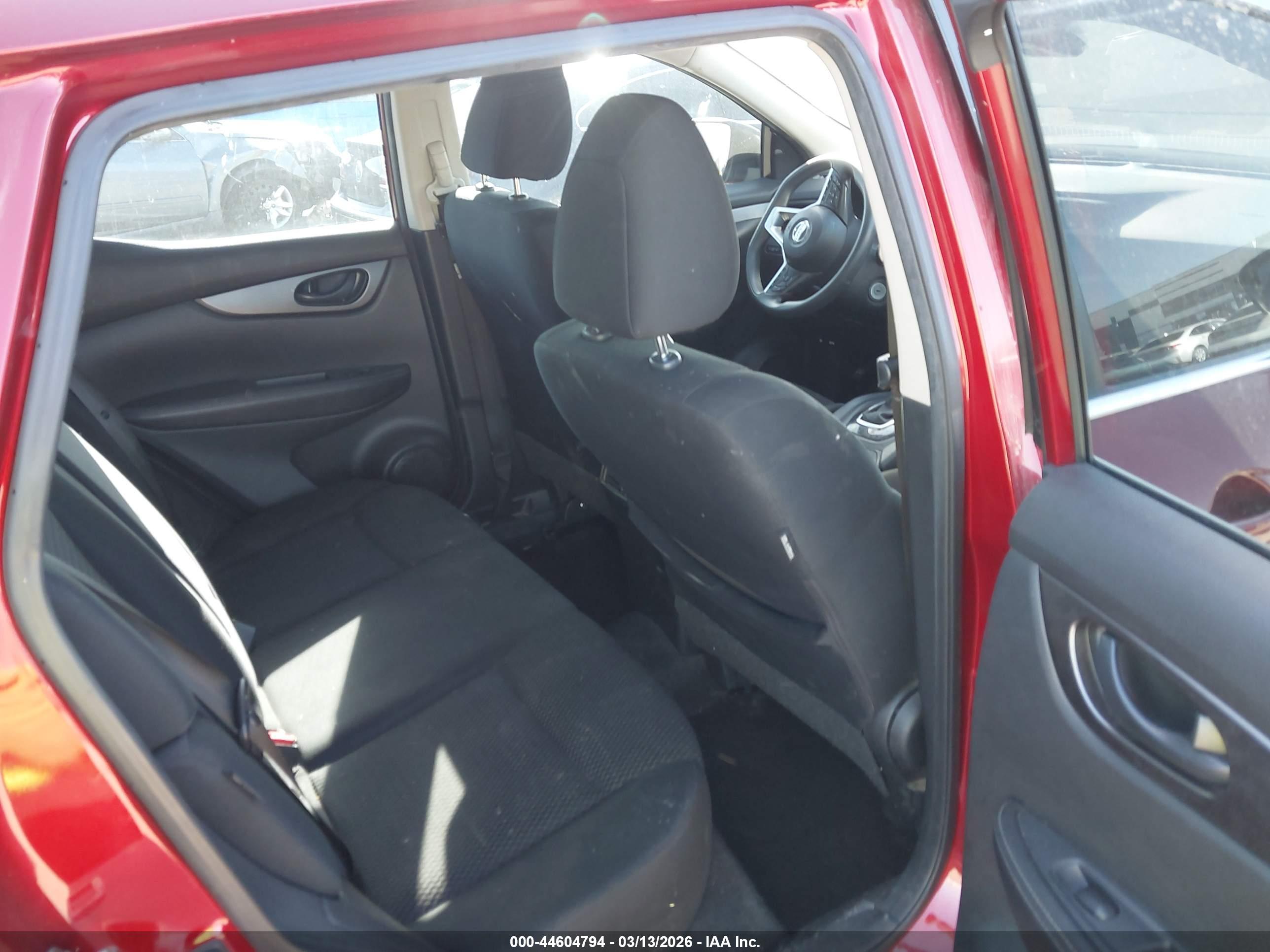 NISSAN ROGUE image 8