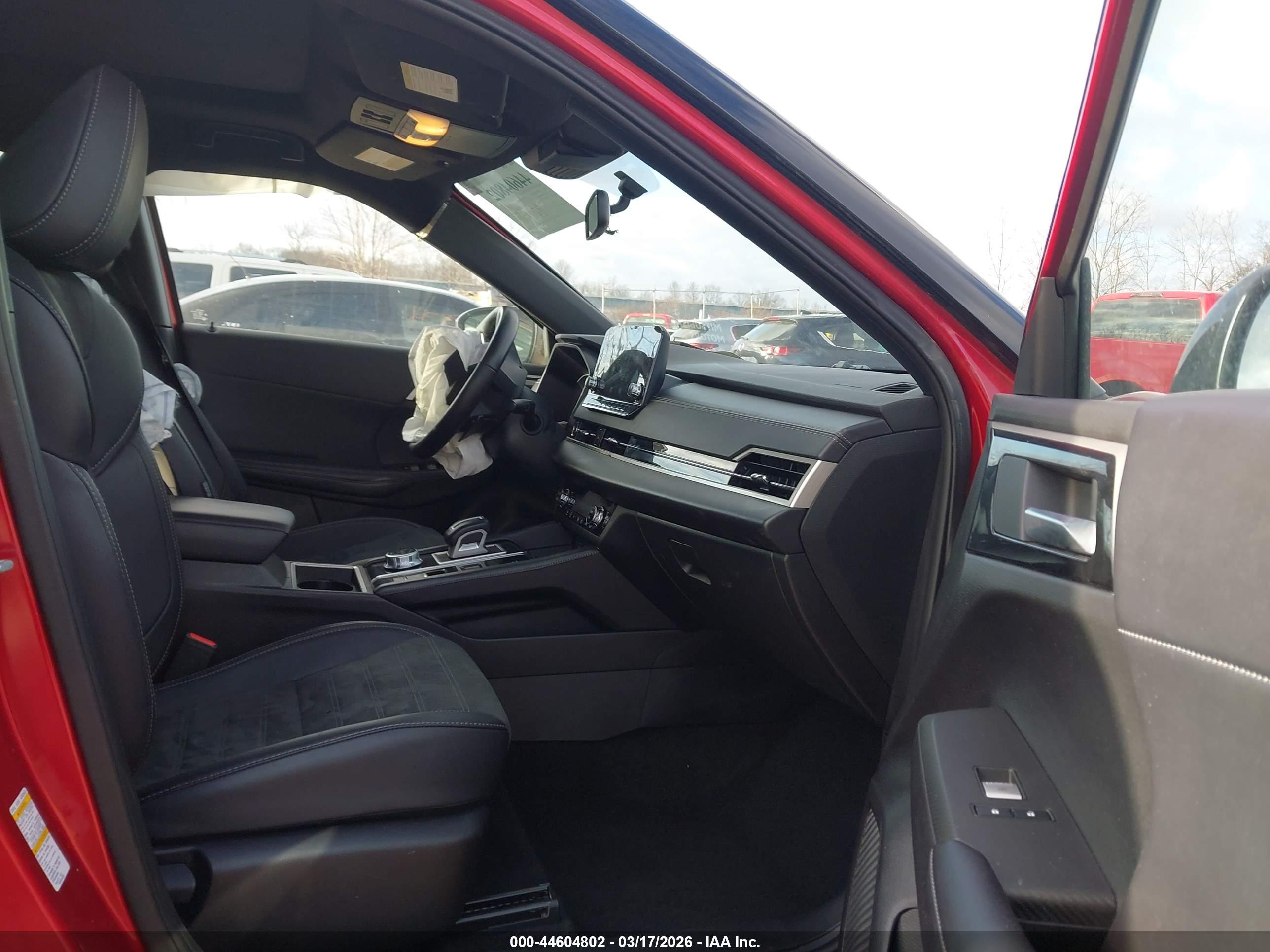 MITSUBISHI OUTLANDER image 5