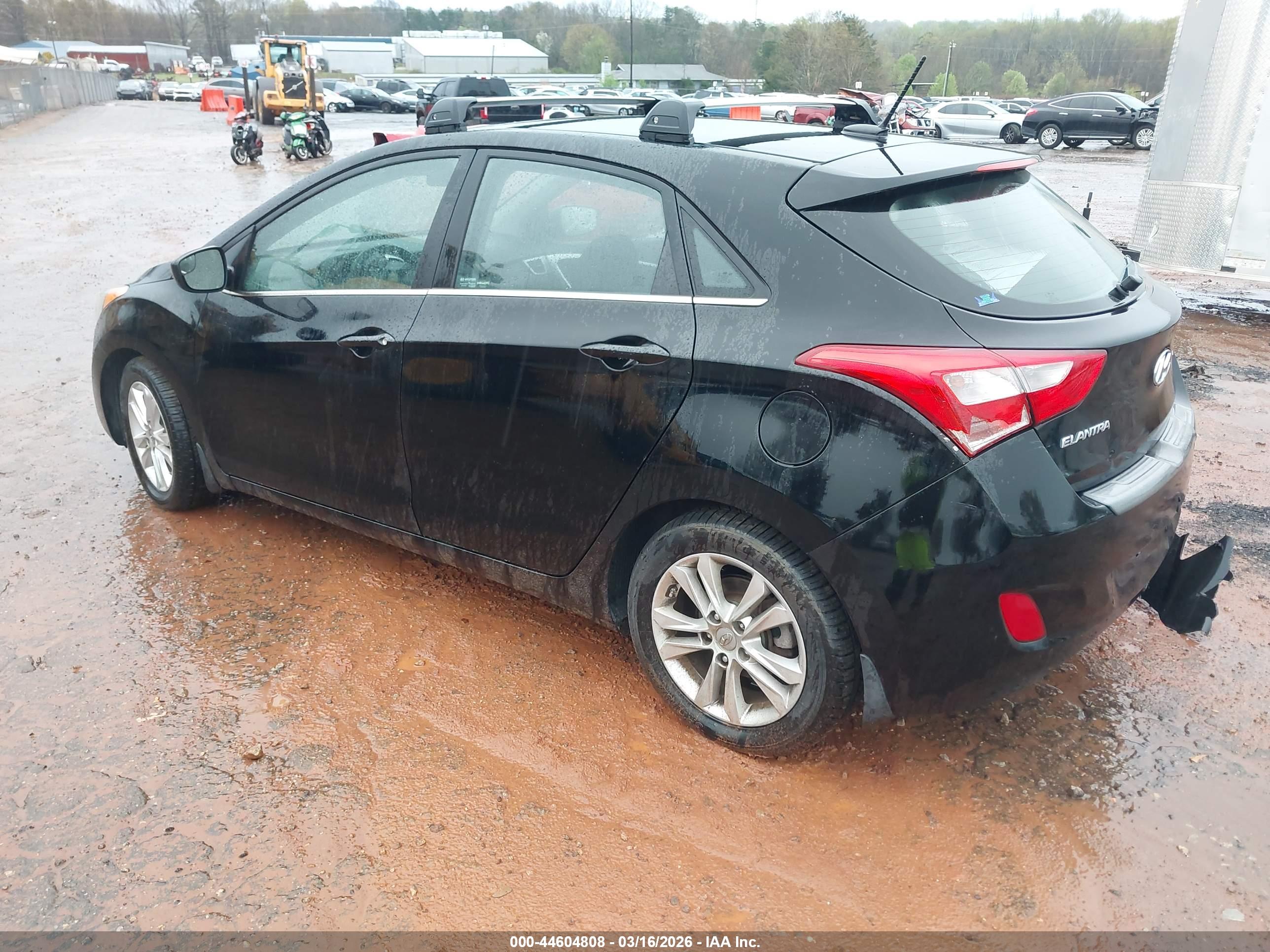 HYUNDAI ELANTRA image 3