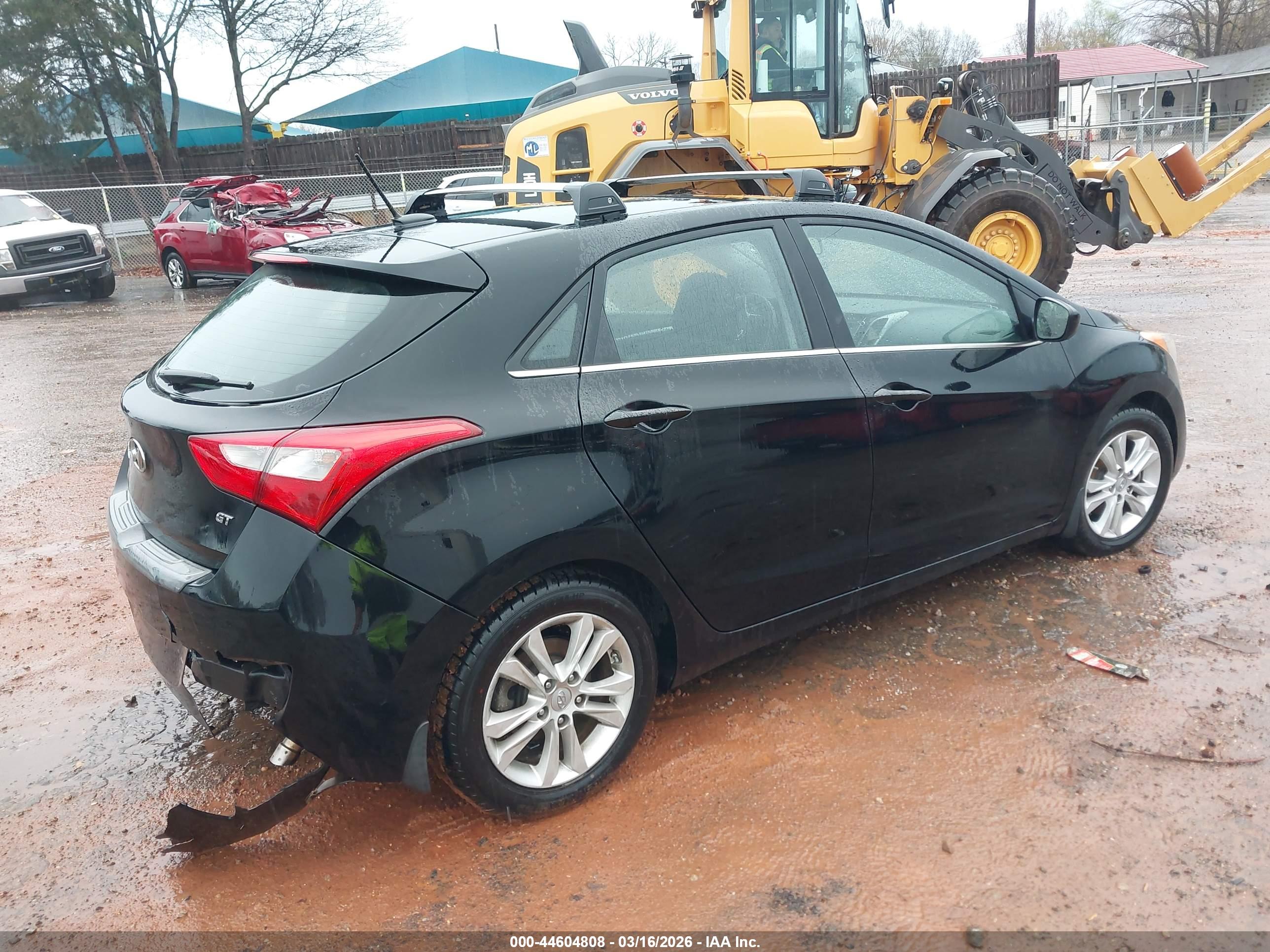HYUNDAI ELANTRA image 4