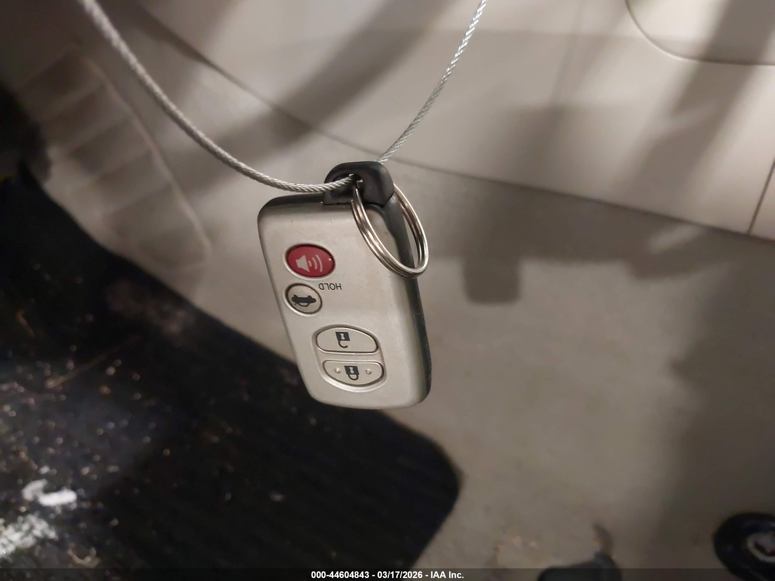 TOYOTA CAMRY image 11