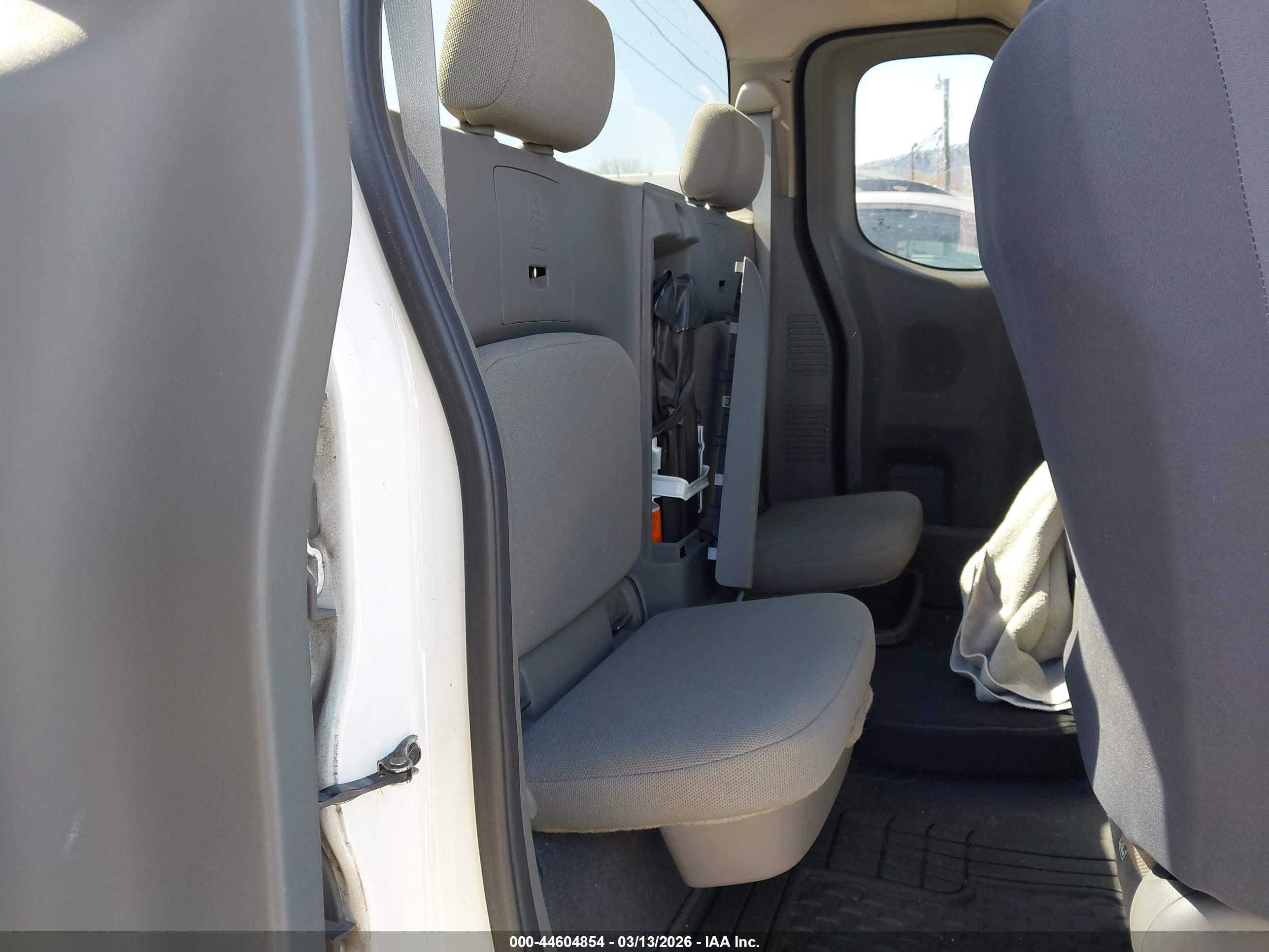 NISSAN FRONTIER image 8