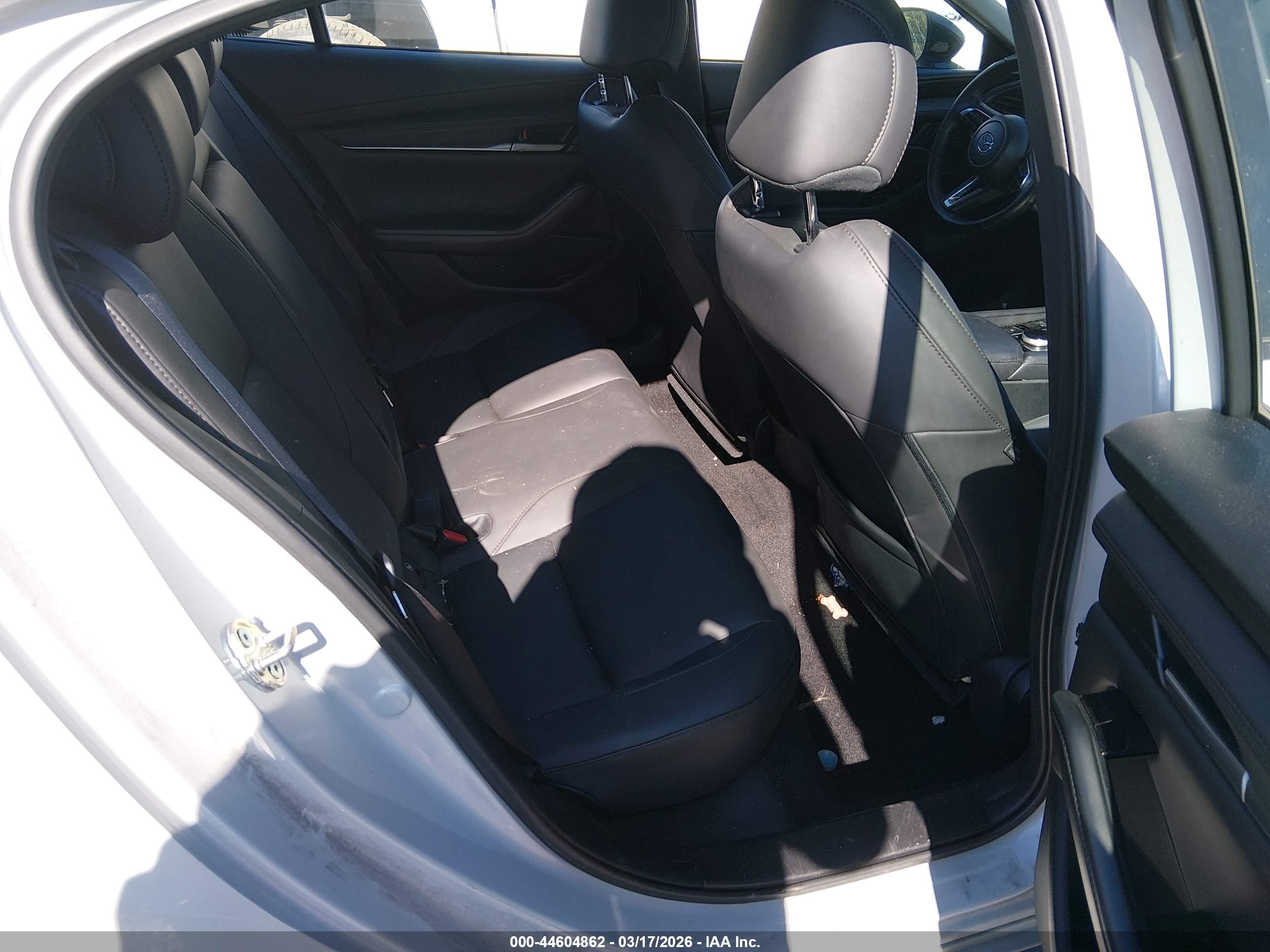 MAZDA MAZDA3 image 8
