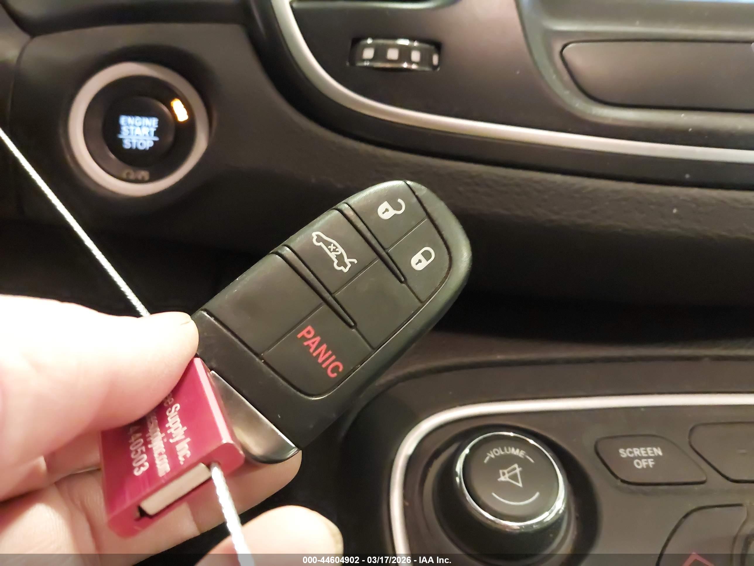 CHRYSLER 200 image 11
