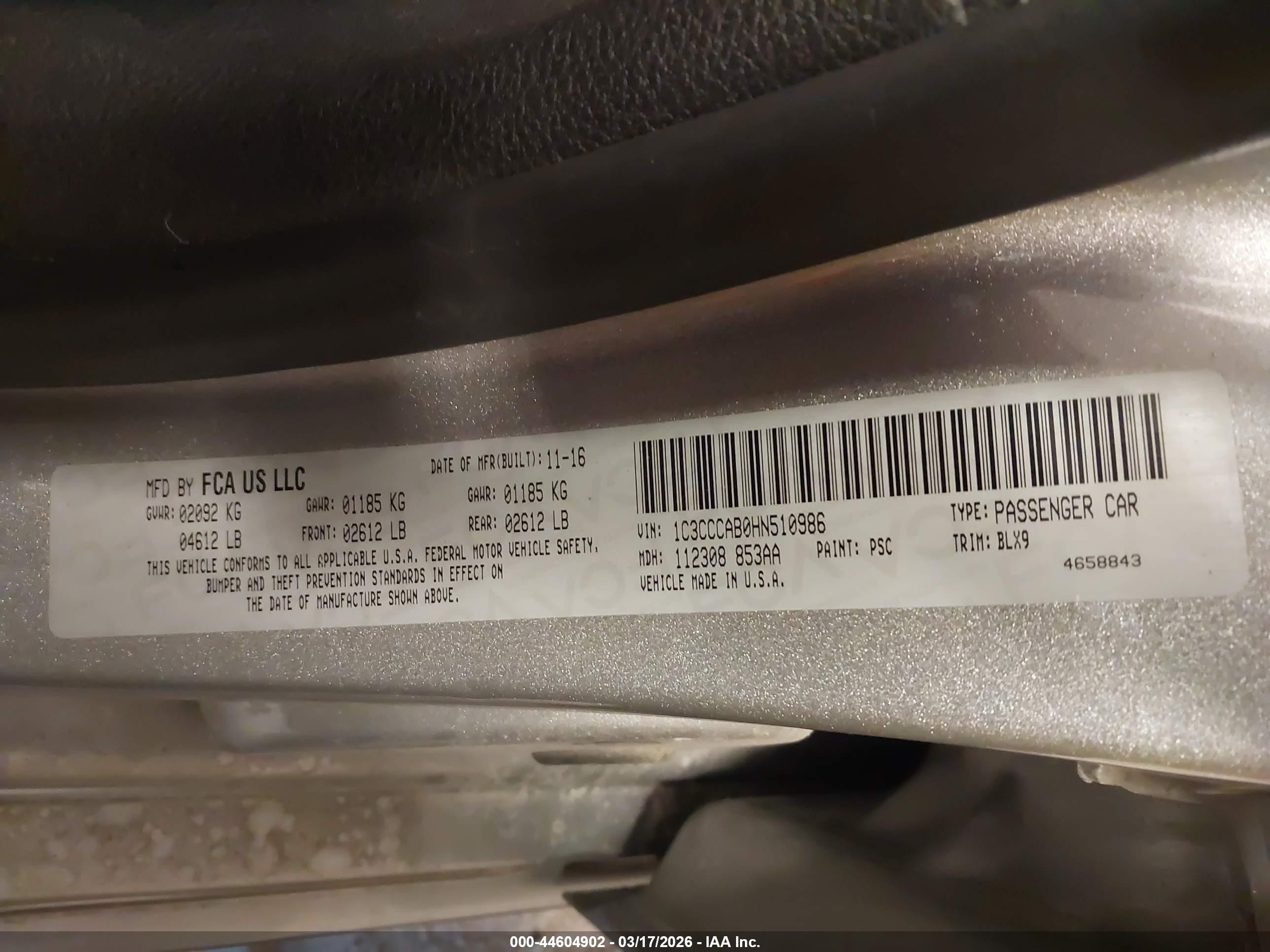 CHRYSLER 200 image 9